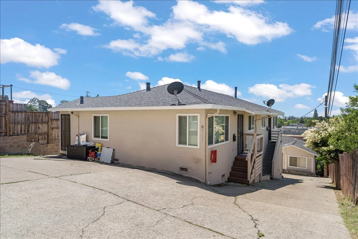 8117 Ney Ave — Sale in Oakland, CA, photo 3 of 5