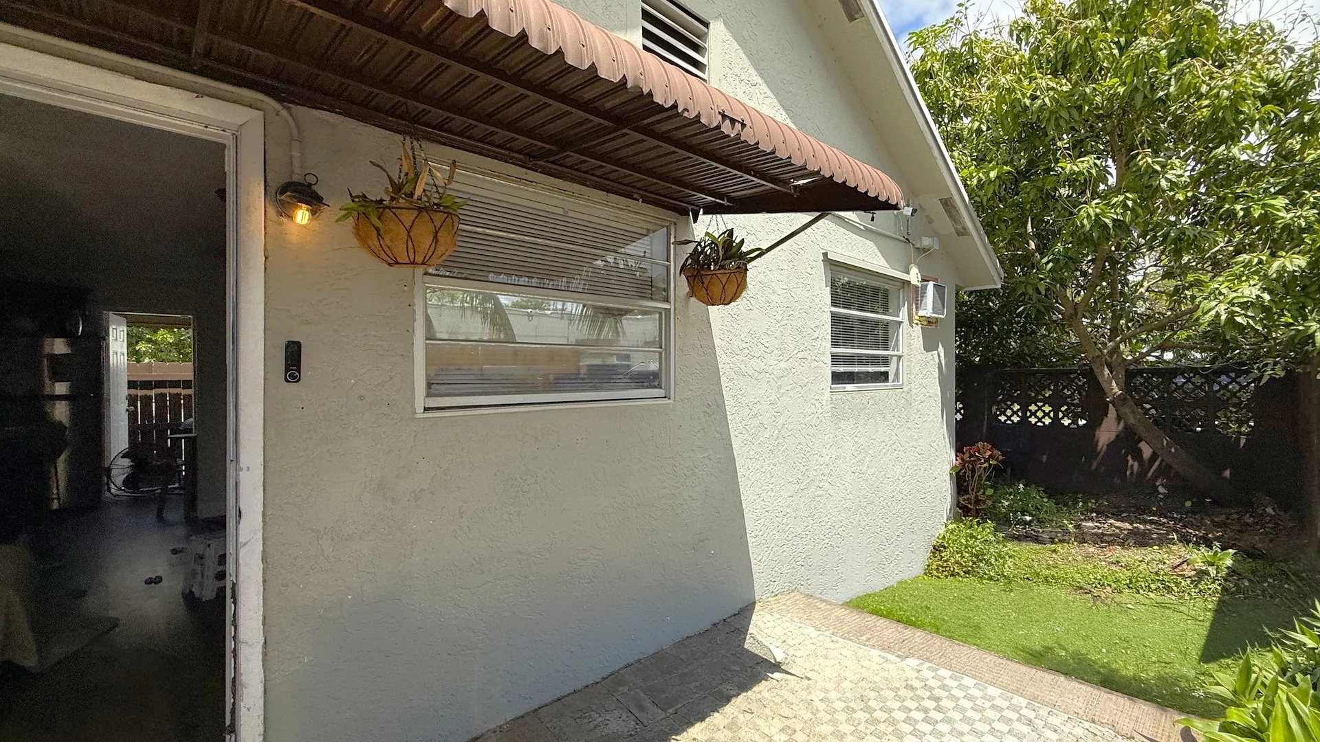 Hayes Street Apartments — Sale in Hollywood, FL, photo 5 of 8