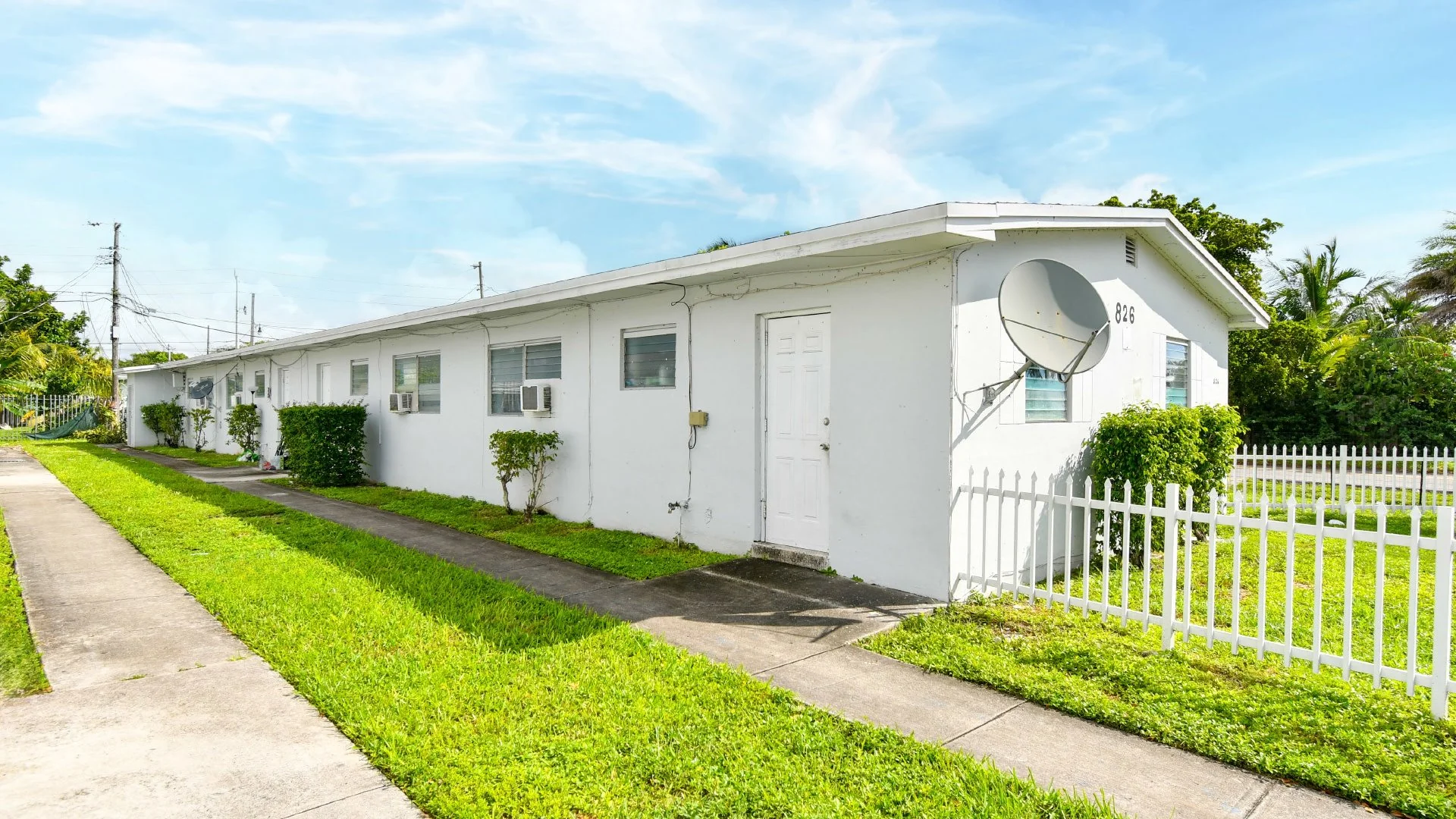 826 NW 7th St — Sale in Hallandale Beach, FL, photo 5 of 5