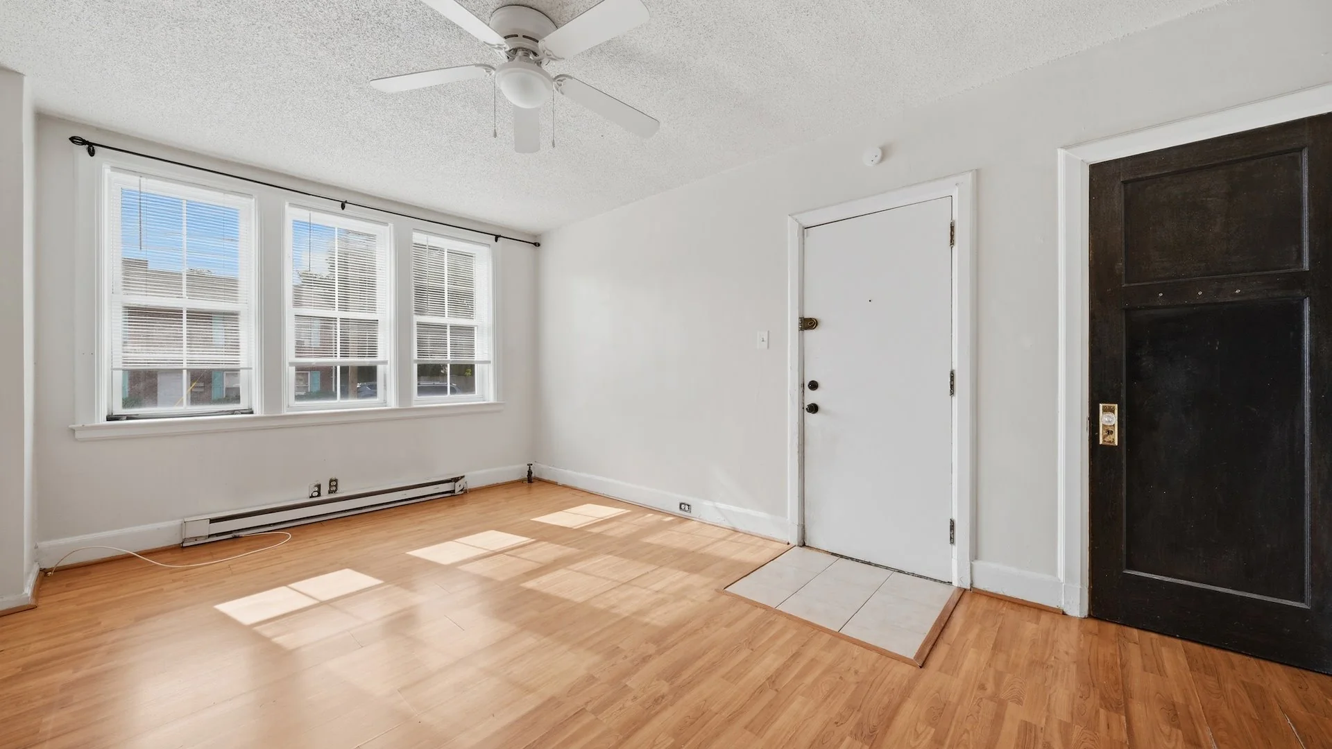 2811-2815 Colonial Avenue — Sale in Norfolk, VA, photo 4 of 5