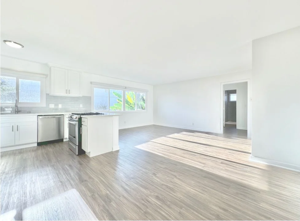 1323 11th Street — Sale in Santa Monica, CA, photo 2 of 4