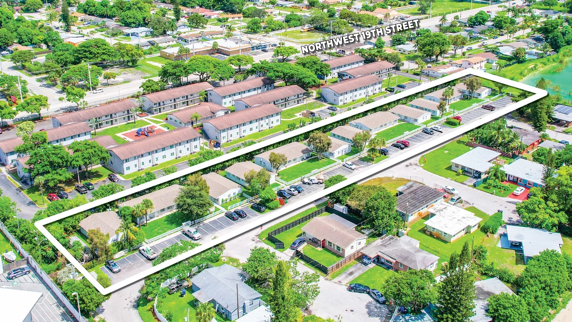 The Villas at Lake Aire — Sale in Fort Lauderdale, FL, photo 1 of 5