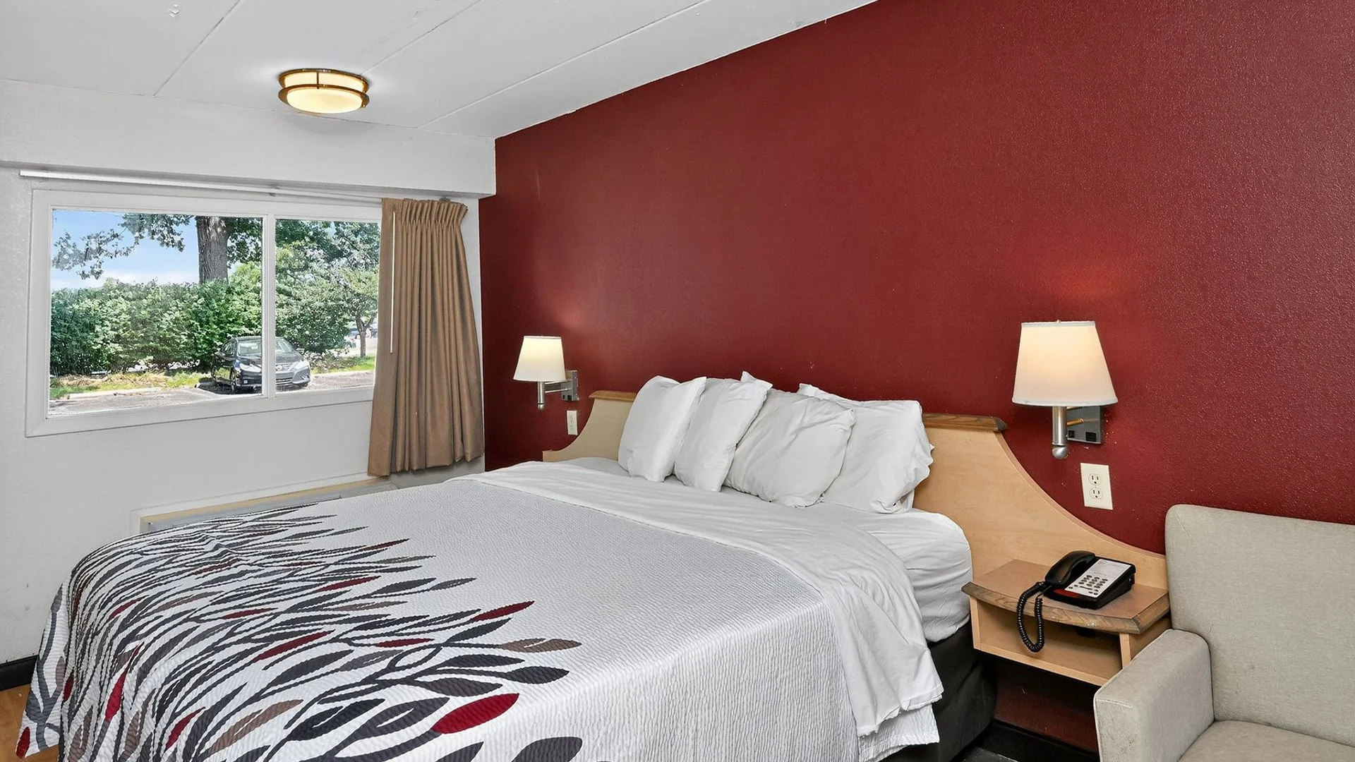 Red Roof Inn Elkhart — Sale in Elkhart, IN, photo 5 of 6