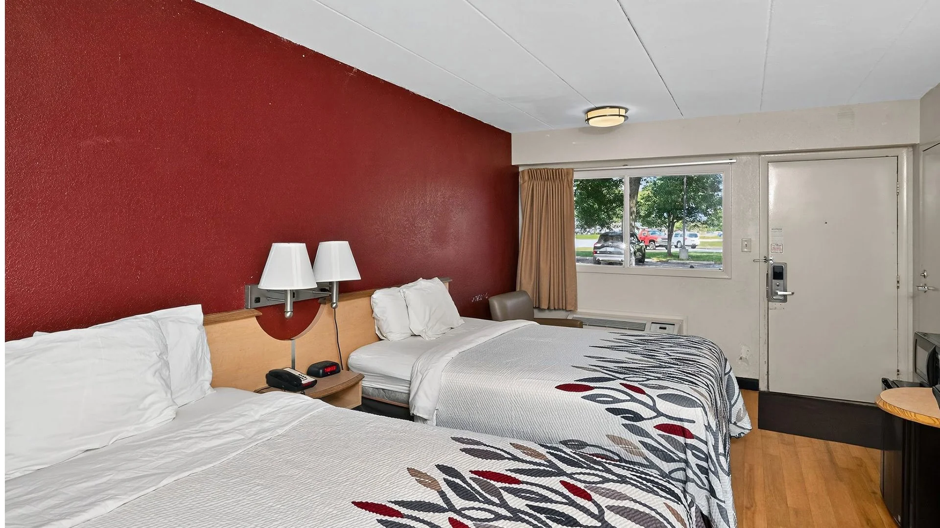 Red Roof Inn Elkhart — Sale in Elkhart, IN, photo 6 of 6