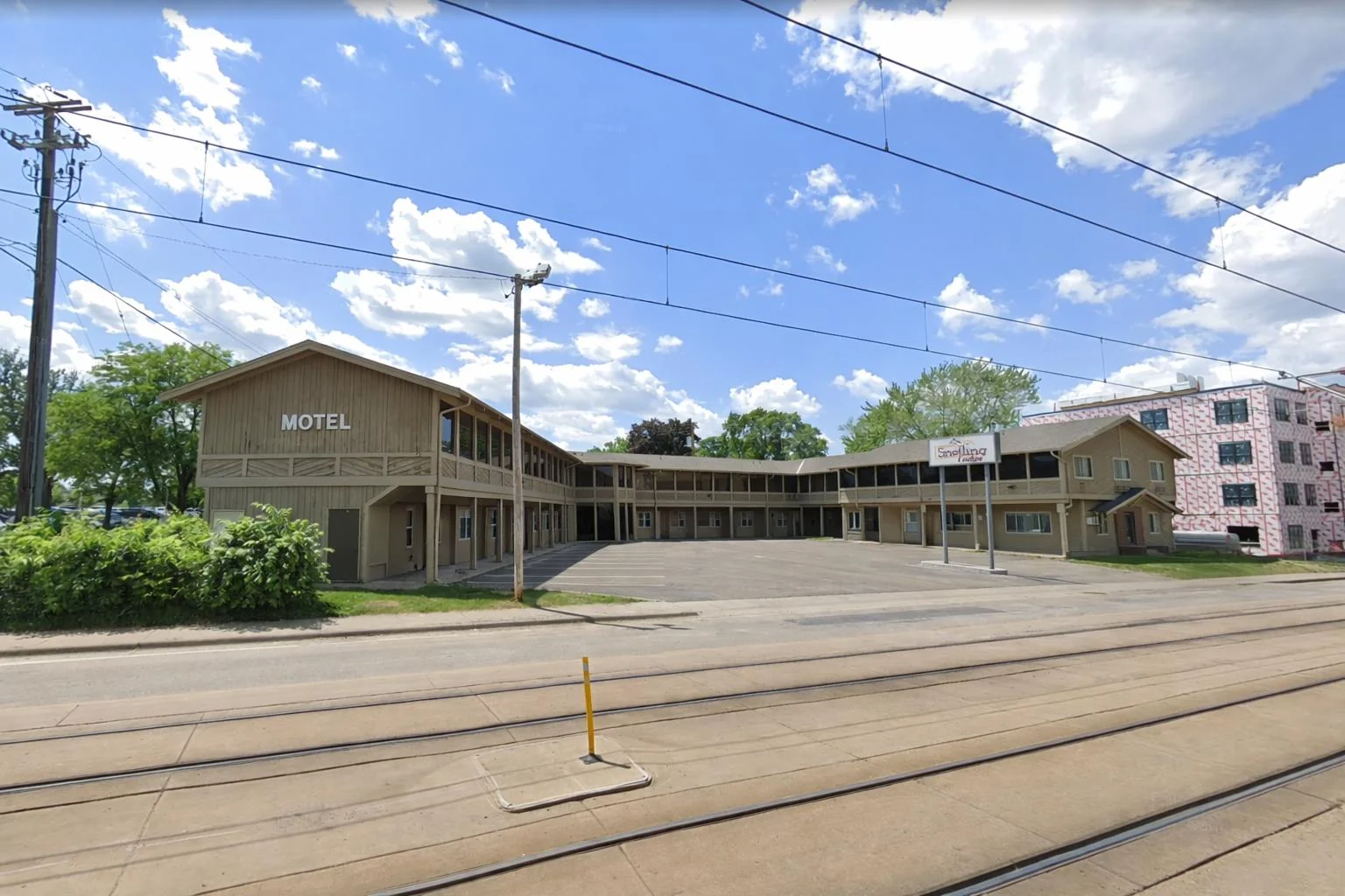 Snelling Lodge Hotel | Premier Redevelopment… — Sale in Minneapolis, MN, photo 1 of 4