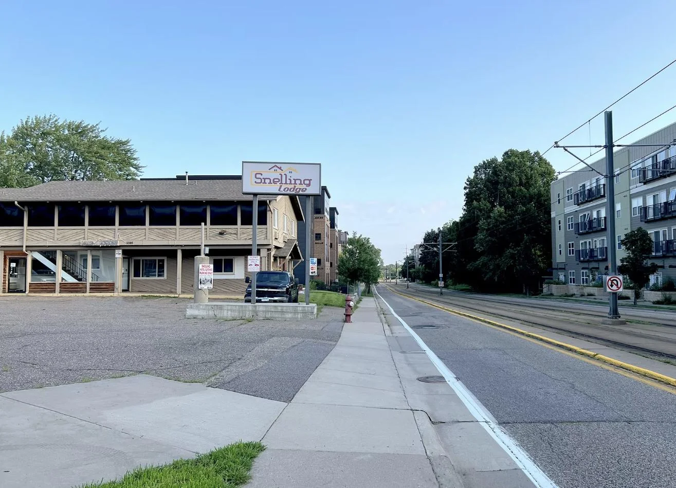 Snelling Lodge Hotel | Premier Redevelopment… — Sale in Minneapolis, MN, photo 2 of 4