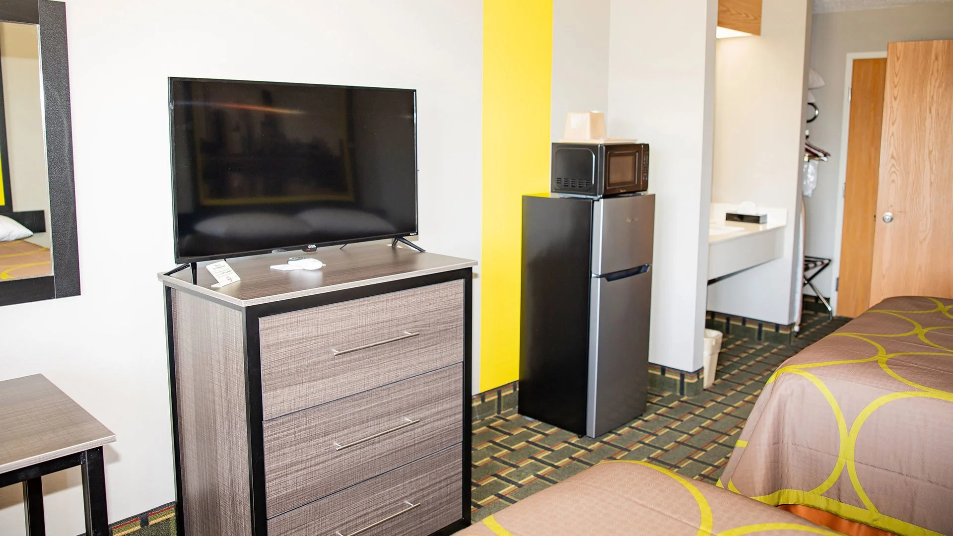 Super 8 by Wyndham Mt. Carmel — Sale in Mount Carmel, IL, photo 6 of 6