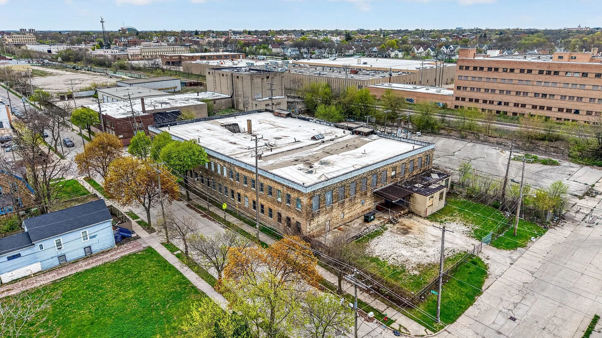 Auction - High-Upside Milwaukee Industrial… — Sale in Milwaukee, WI, photo 1 of 5