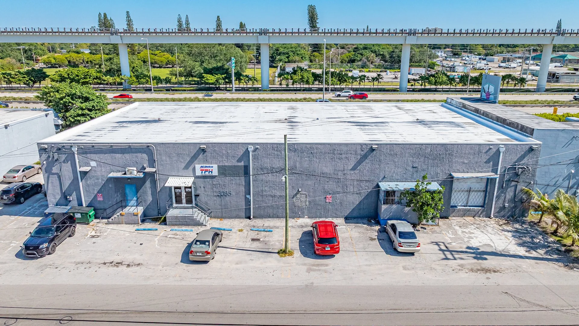 The Parts House – NNN Industrial Building — Sale in Miami, FL, photo 1 of 2