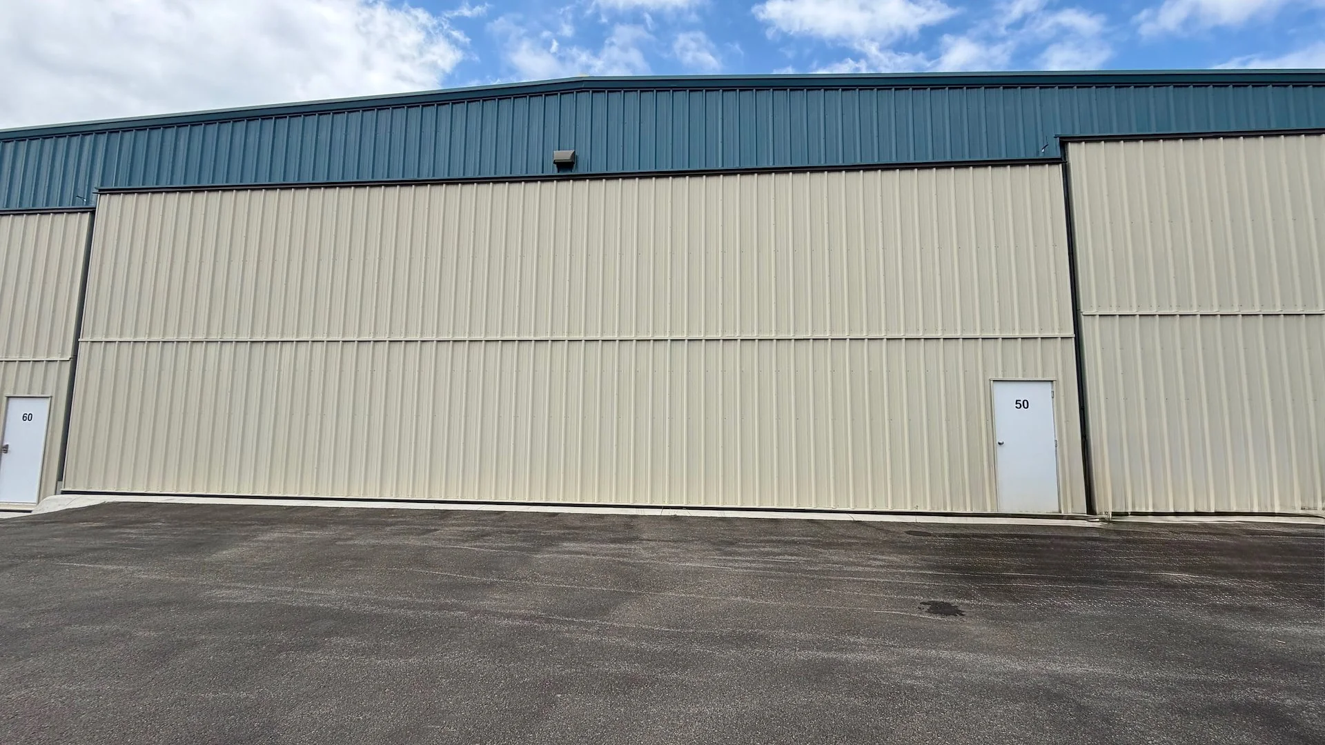 Carson City Aircraft Hangar — Sale in Carson City, NV, photo 1 of 4