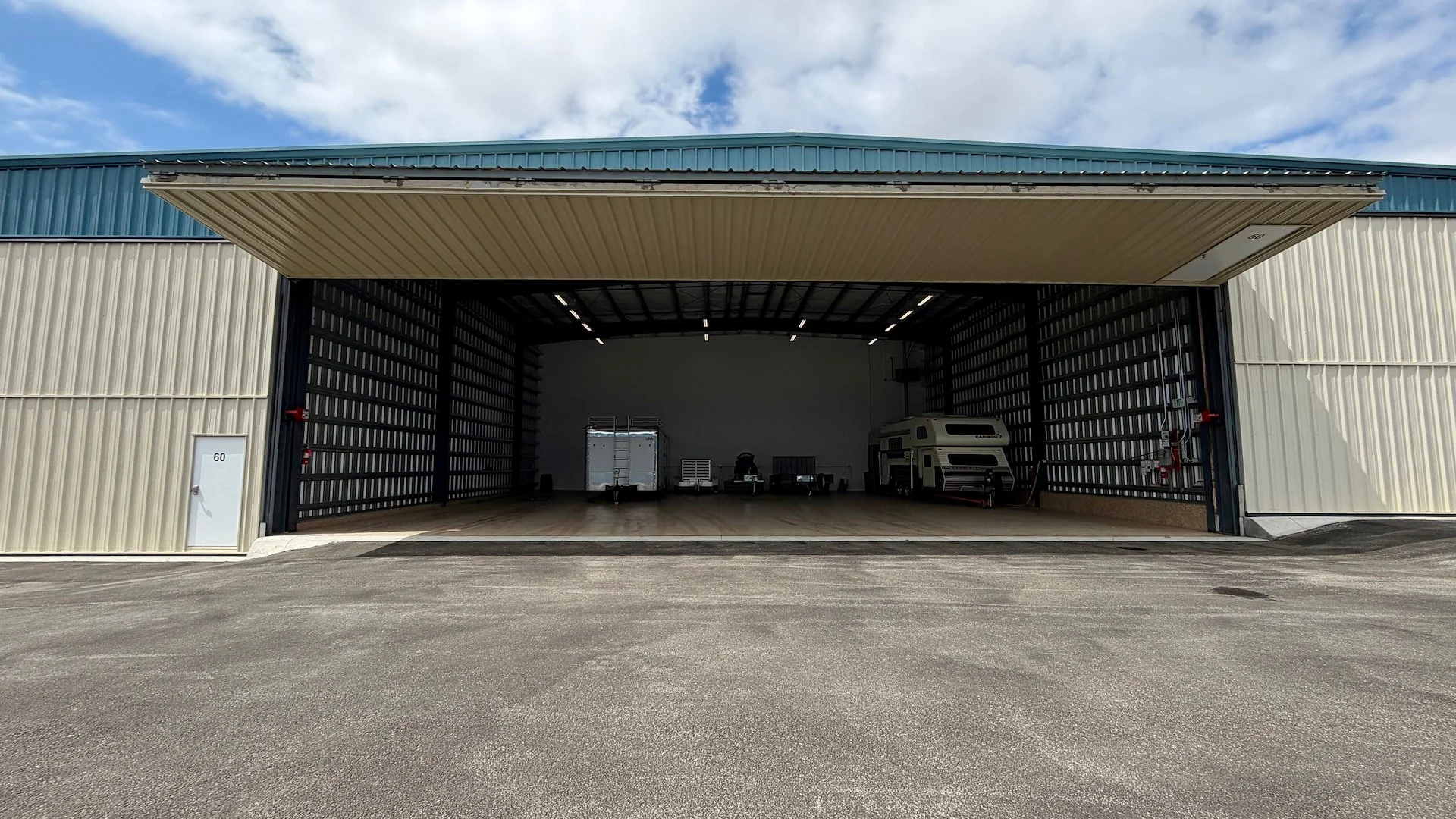 Carson City Aircraft Hangar — Sale in Carson City, NV, photo 3 of 4