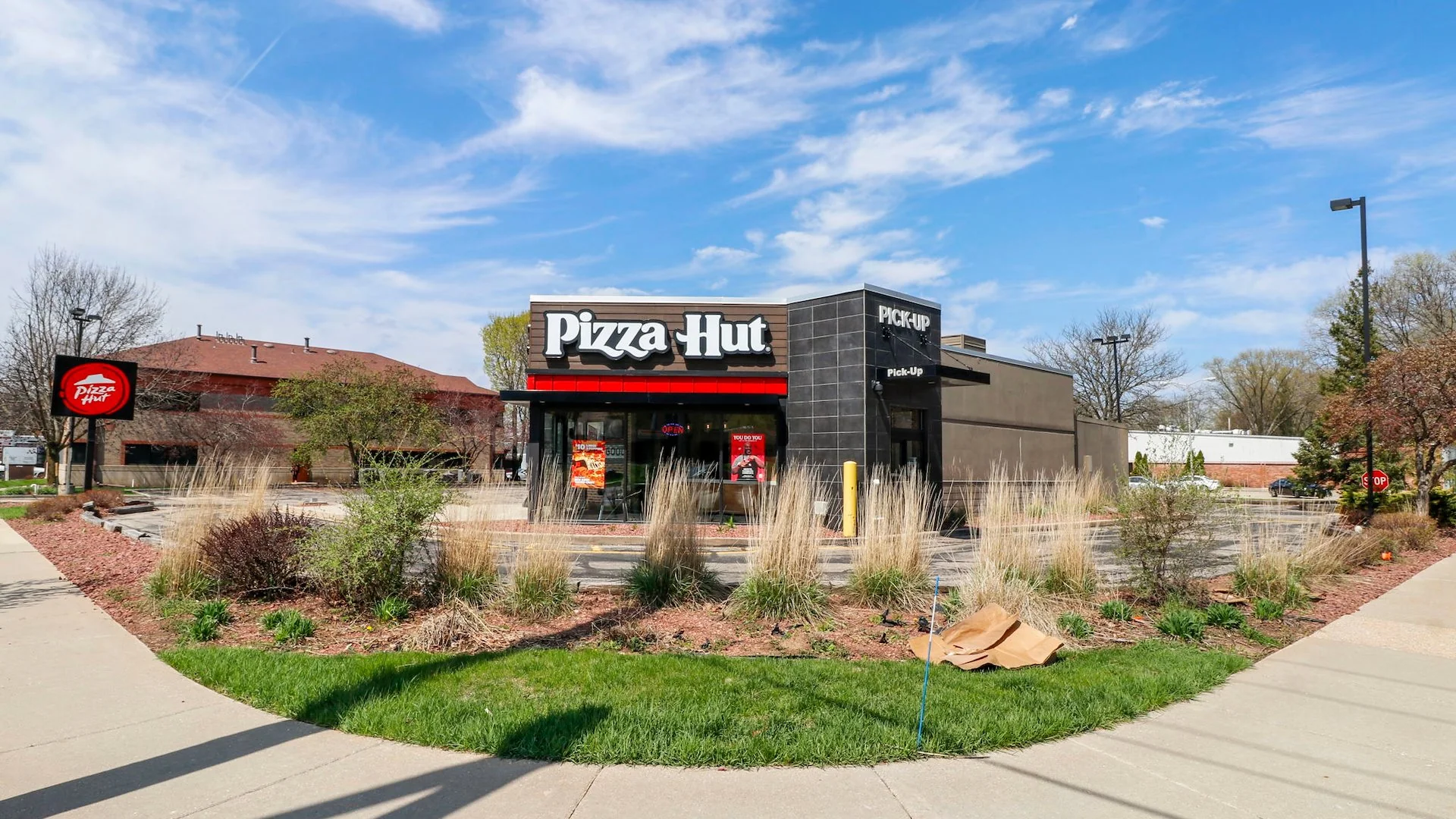 Absolute Net Pizza Hut — Sale in Madison, WI, photo 1 of 5
