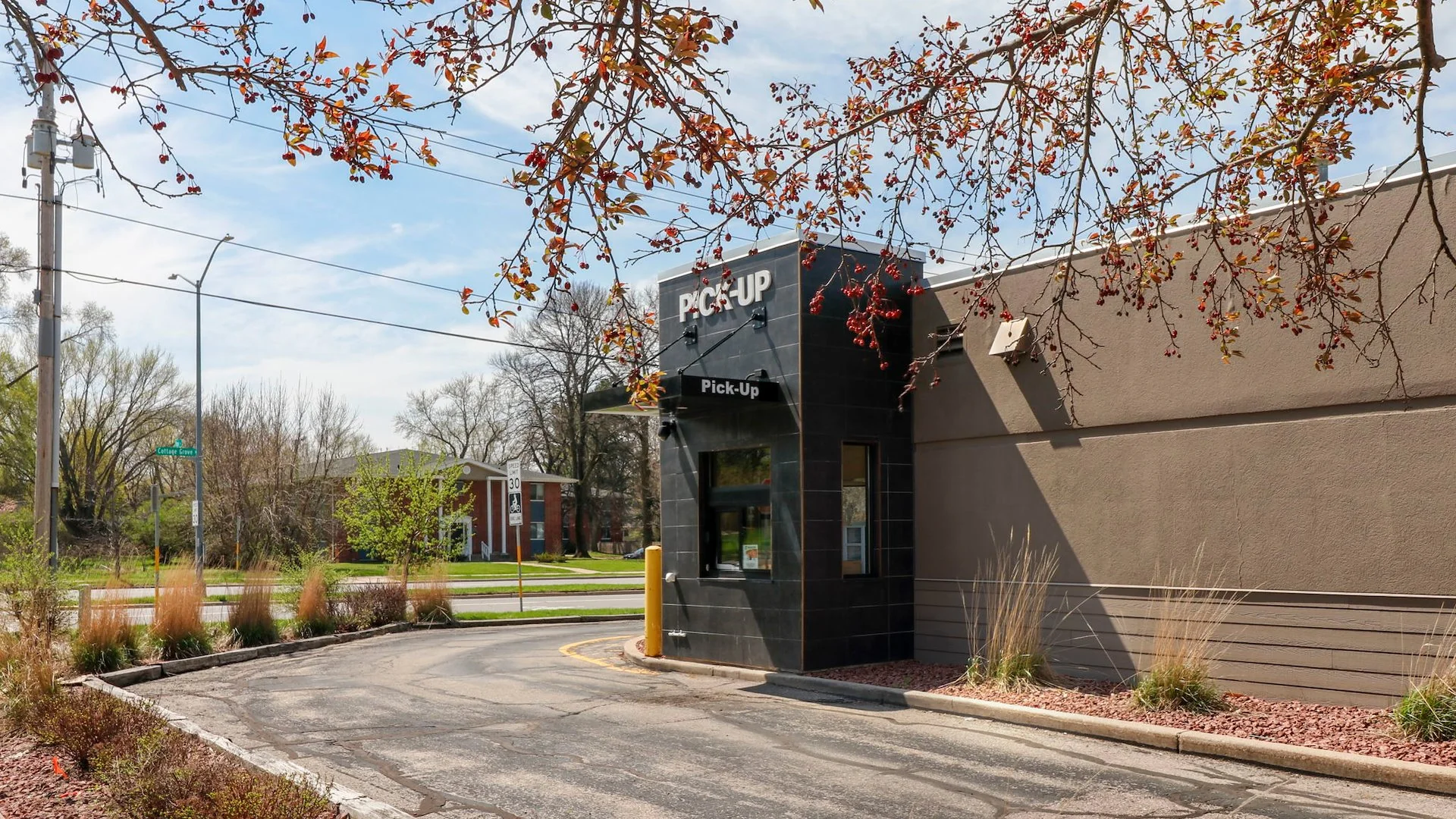 Absolute Net Pizza Hut — Sale in Madison, WI, photo 2 of 5