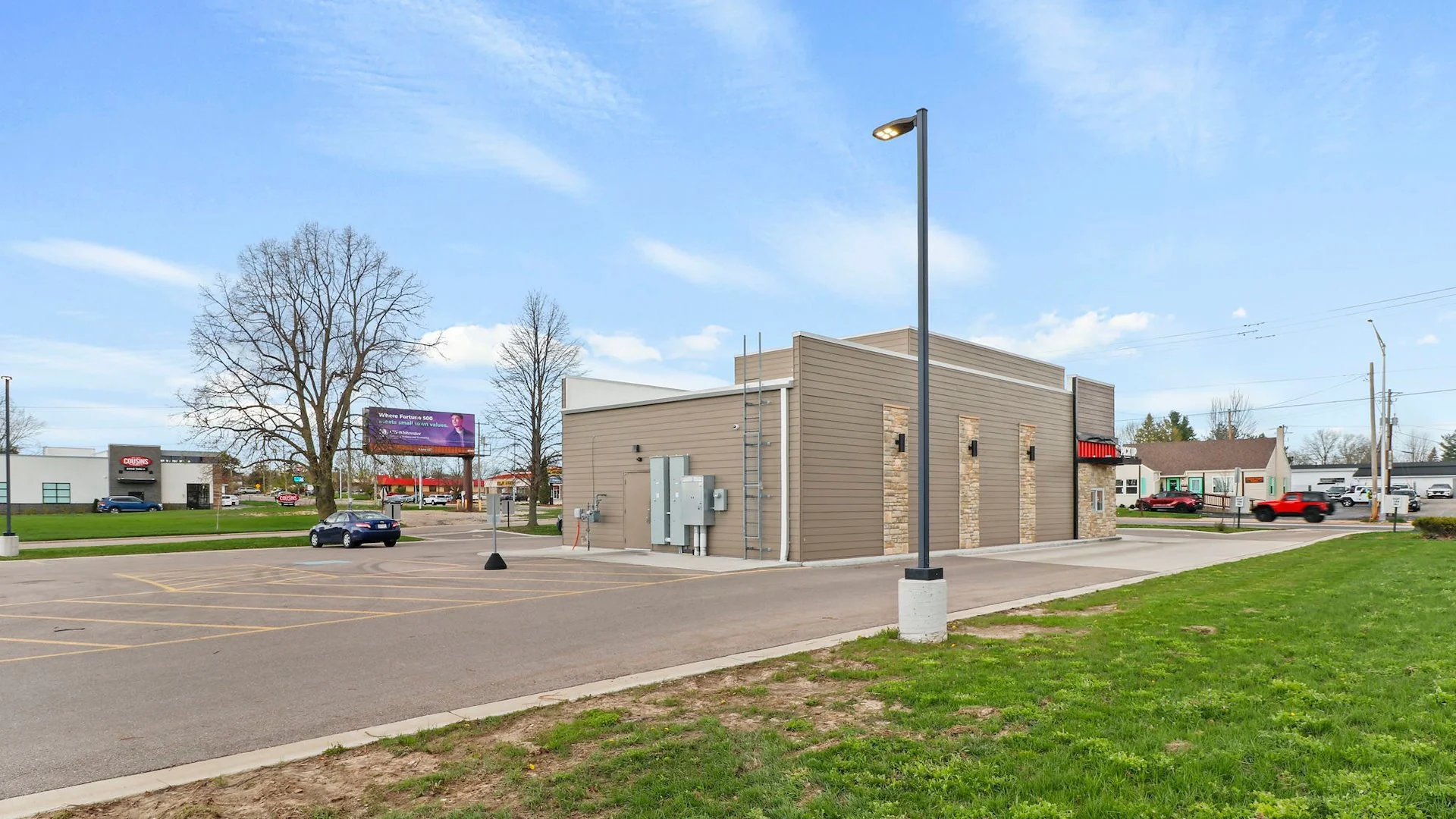 Pizza Hut — Sale in Janesville, WI, photo 2 of 5