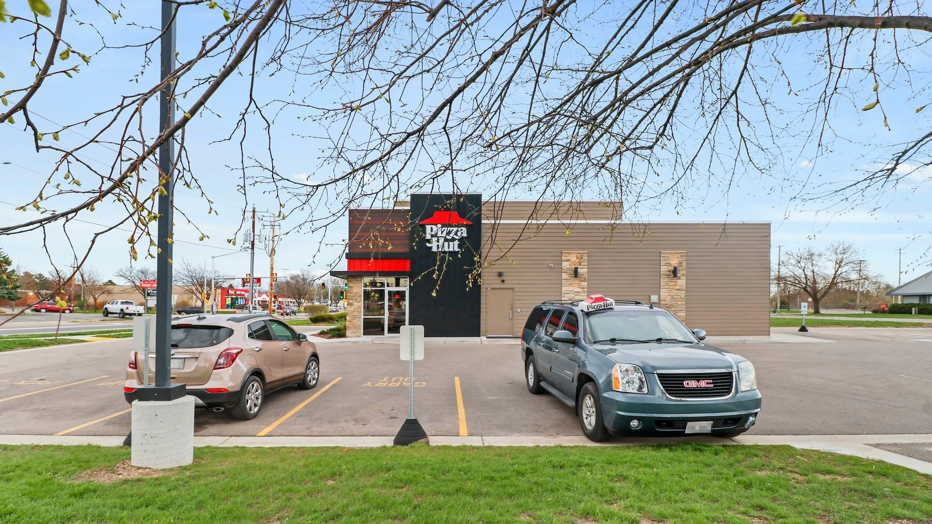 Pizza Hut — Sale in Janesville, WI, photo 3 of 5