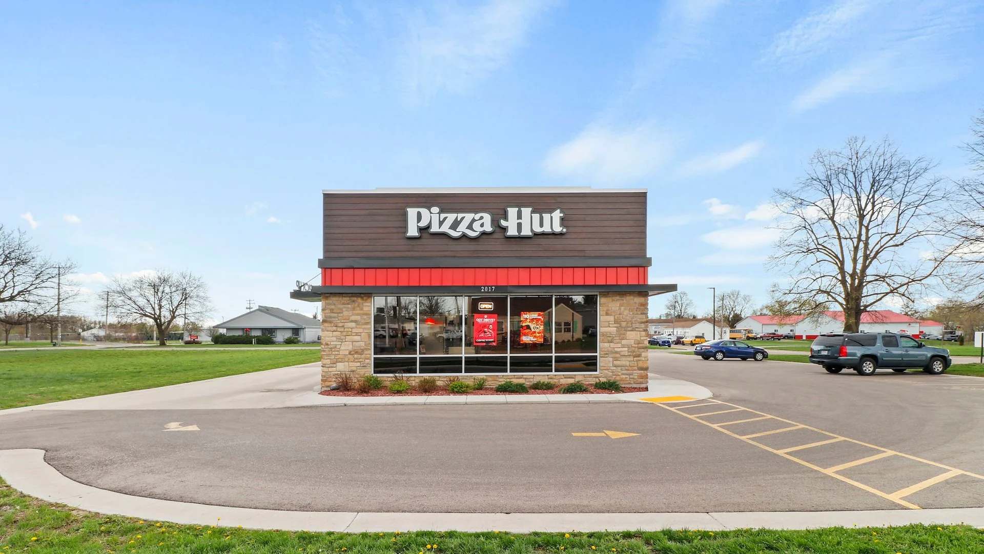 Pizza Hut — Sale in Janesville, WI, photo 4 of 5