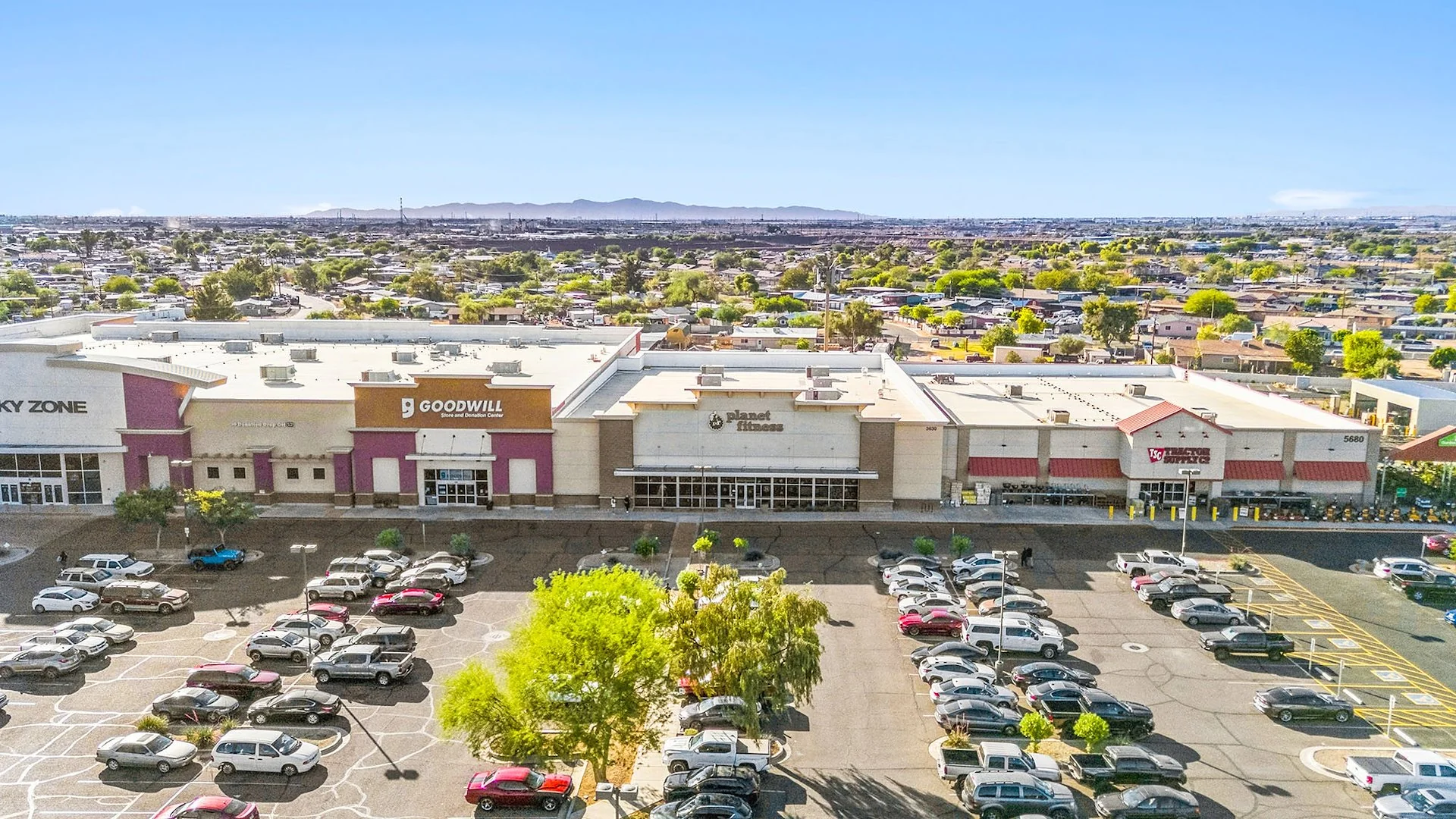 Planet Fitness | 7.25% Cap Rate | Low $12.50/SF Rent… — Sale in Phoenix, AZ, photo 1 of 6