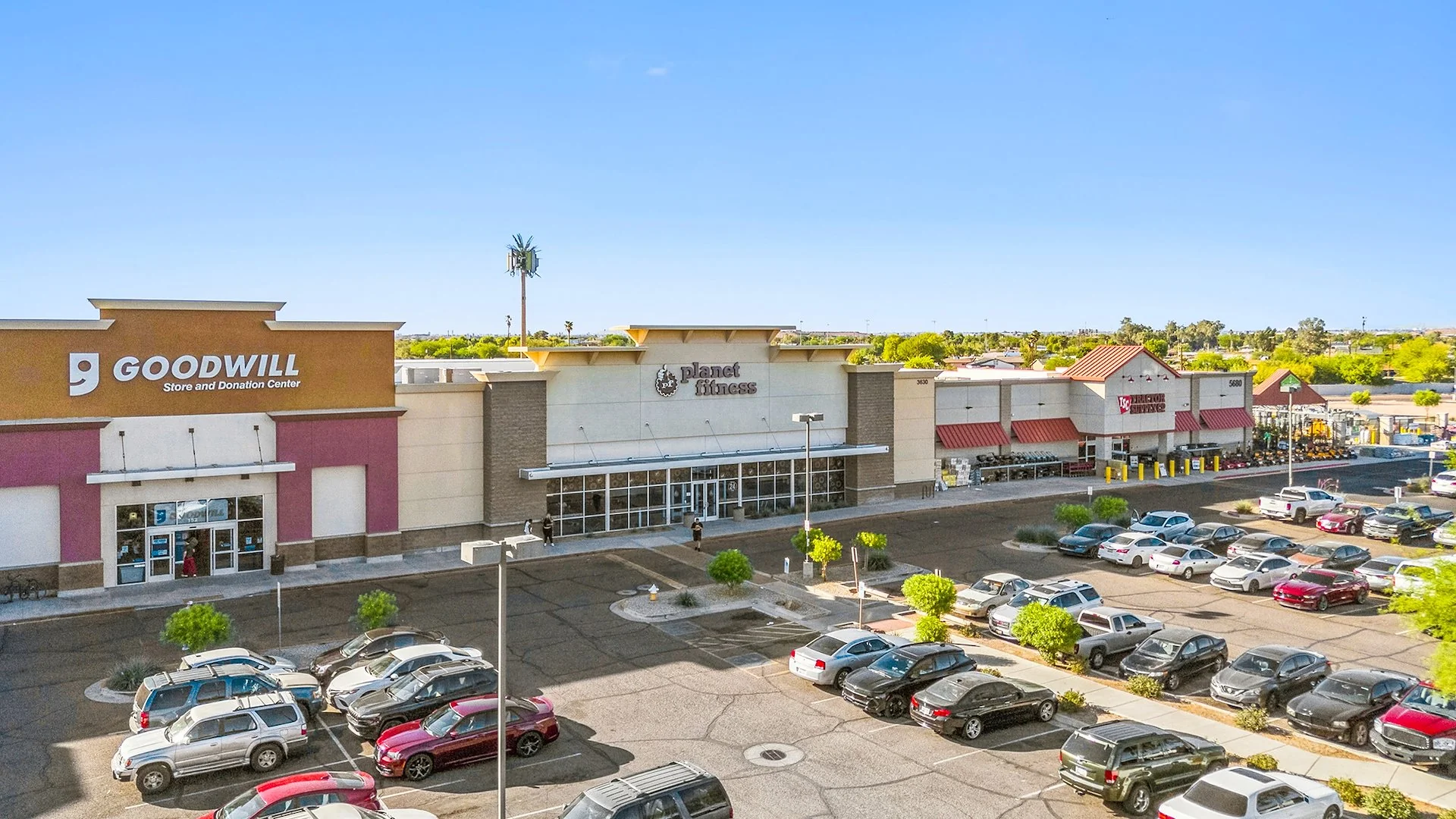 Planet Fitness | 7.25% Cap Rate | Low $12.50/SF Rent… — Sale in Phoenix, AZ, photo 3 of 6