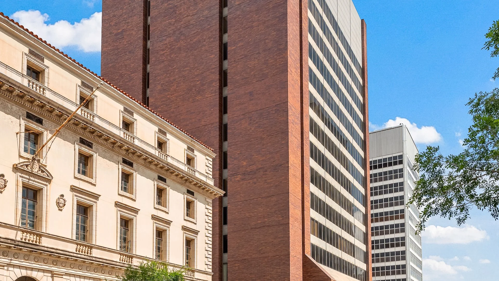 Former First National Bank/Chase Tower — Sale in Shreveport, LA, photo 4 of 5