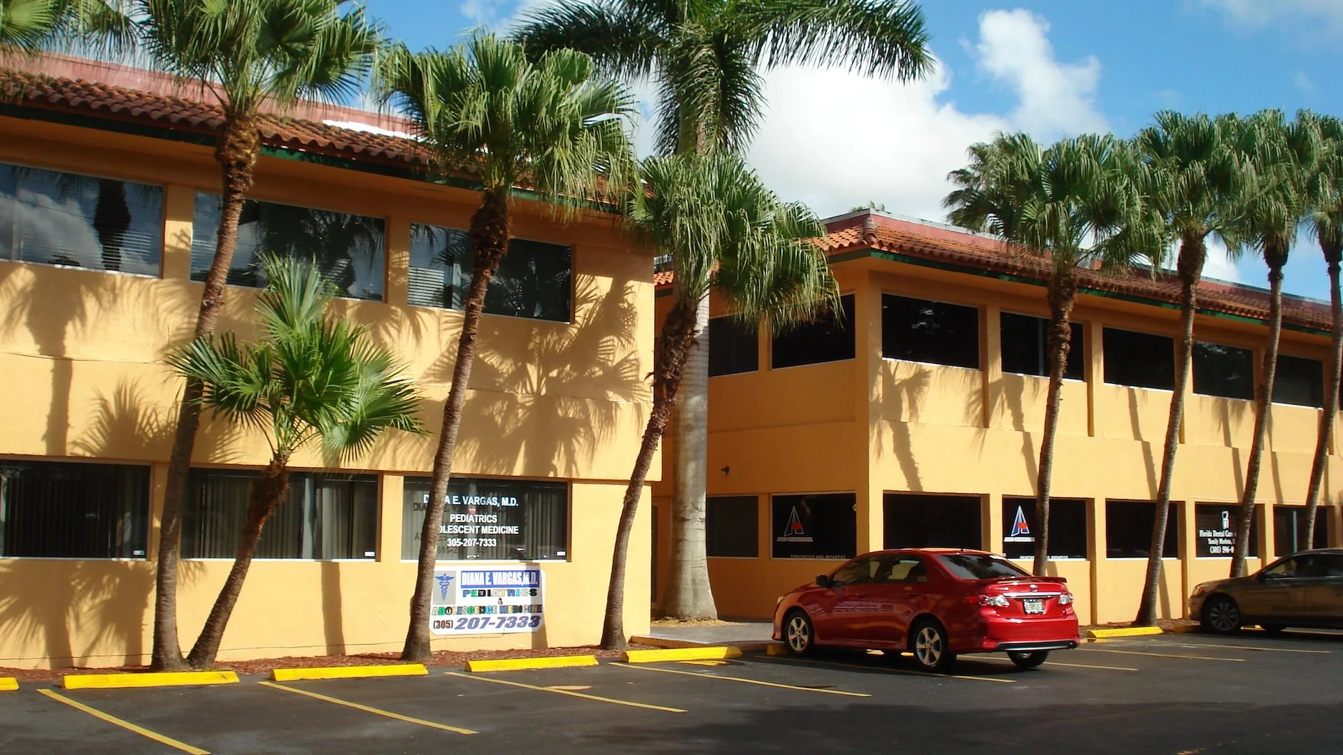 Parkwood Office Plaza — Sale in Miami, FL, photo 2 of 2