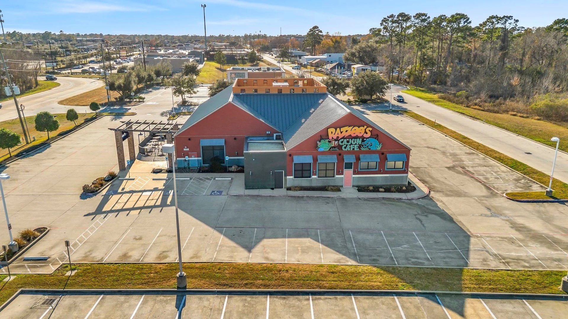 Freestanding Restaurant (Former Razzoo's) — Sale in Spring, TX, photo 1 of 2