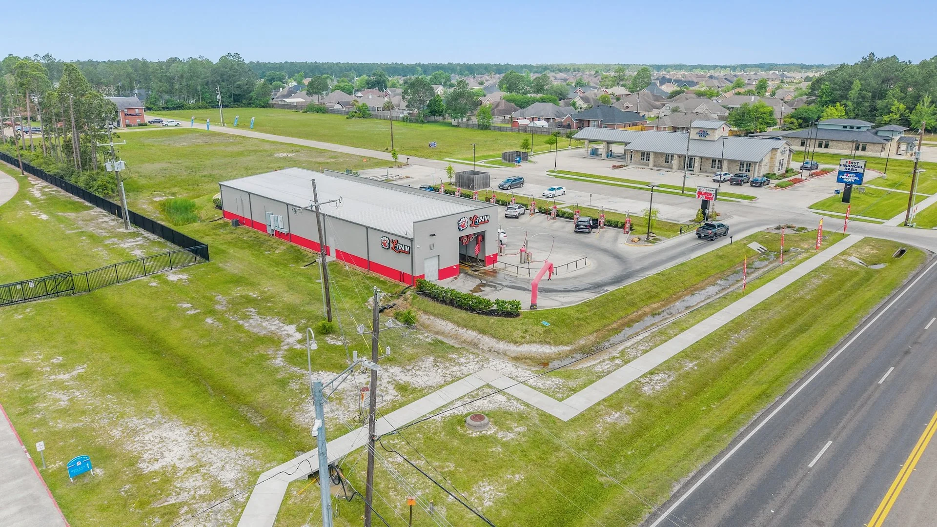 L-Train Express Wash | Walmart Shadow-Anchored |… — Sale in Lumberton, TX, photo 5 of 8