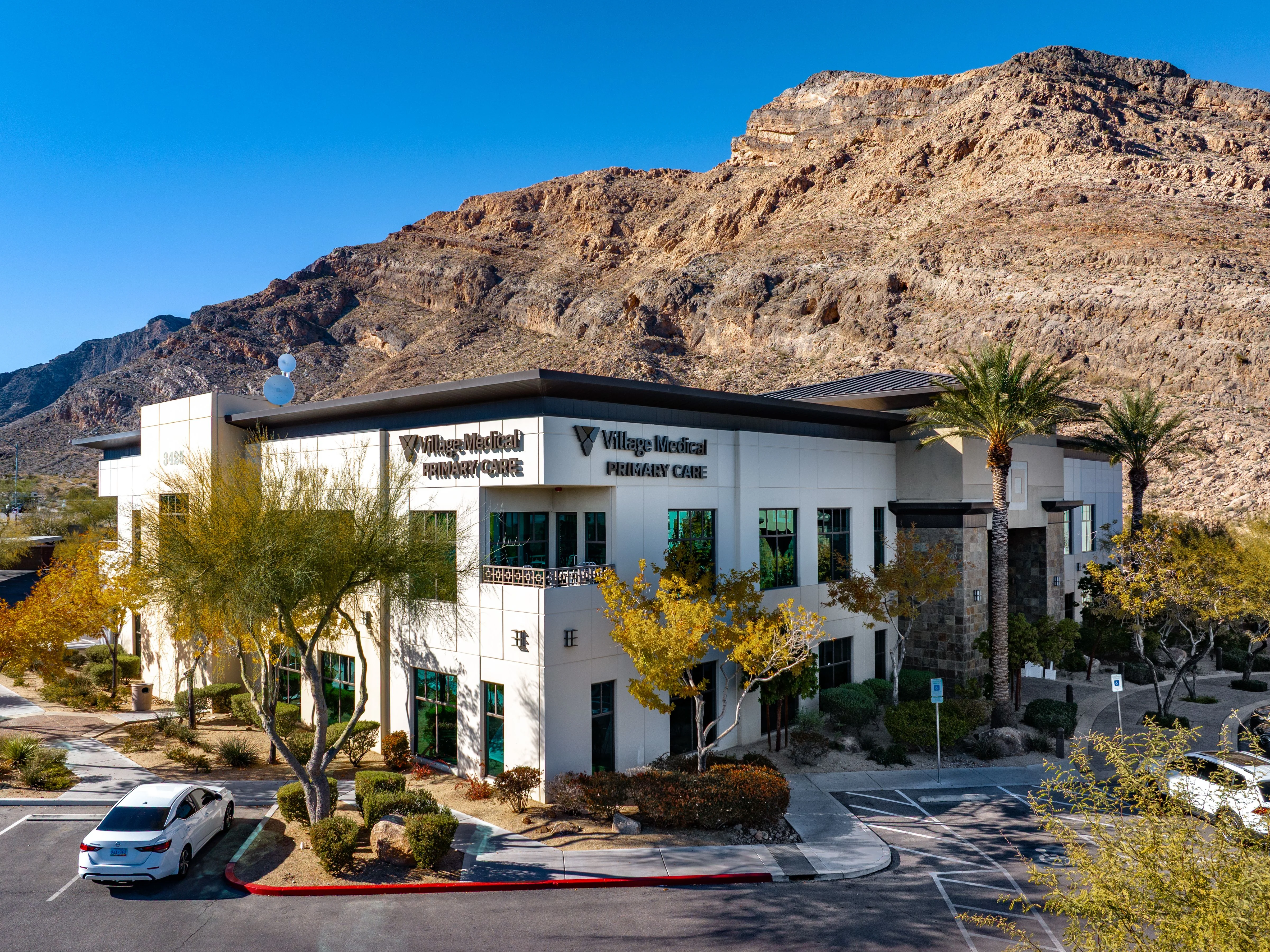 Cliffs Professional Center — Sale in Las Vegas, NV, photo 2 of 6