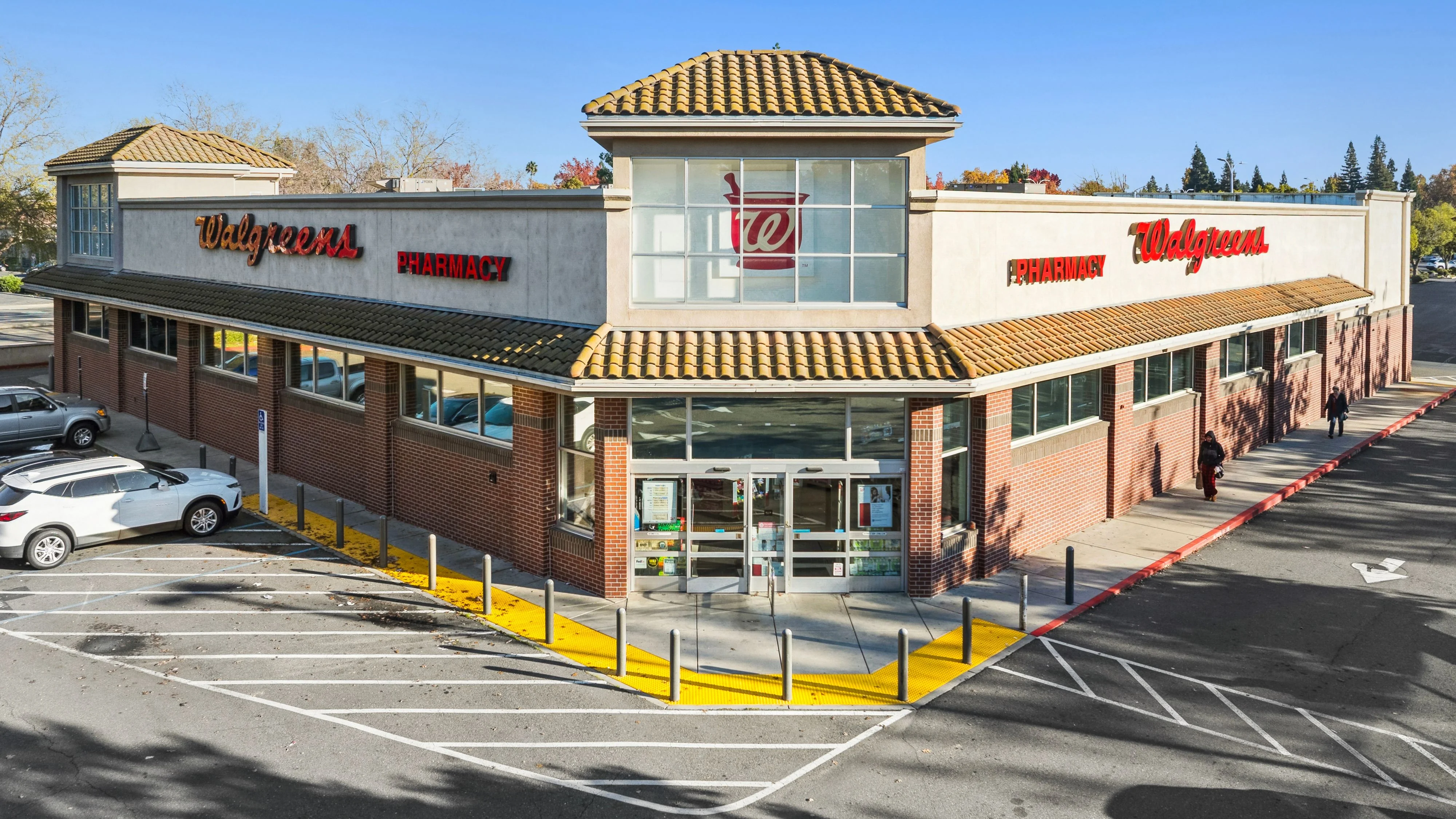 Walgreens - Sacramento, CA — Sale in Sacramento, CA, photo 1 of 8