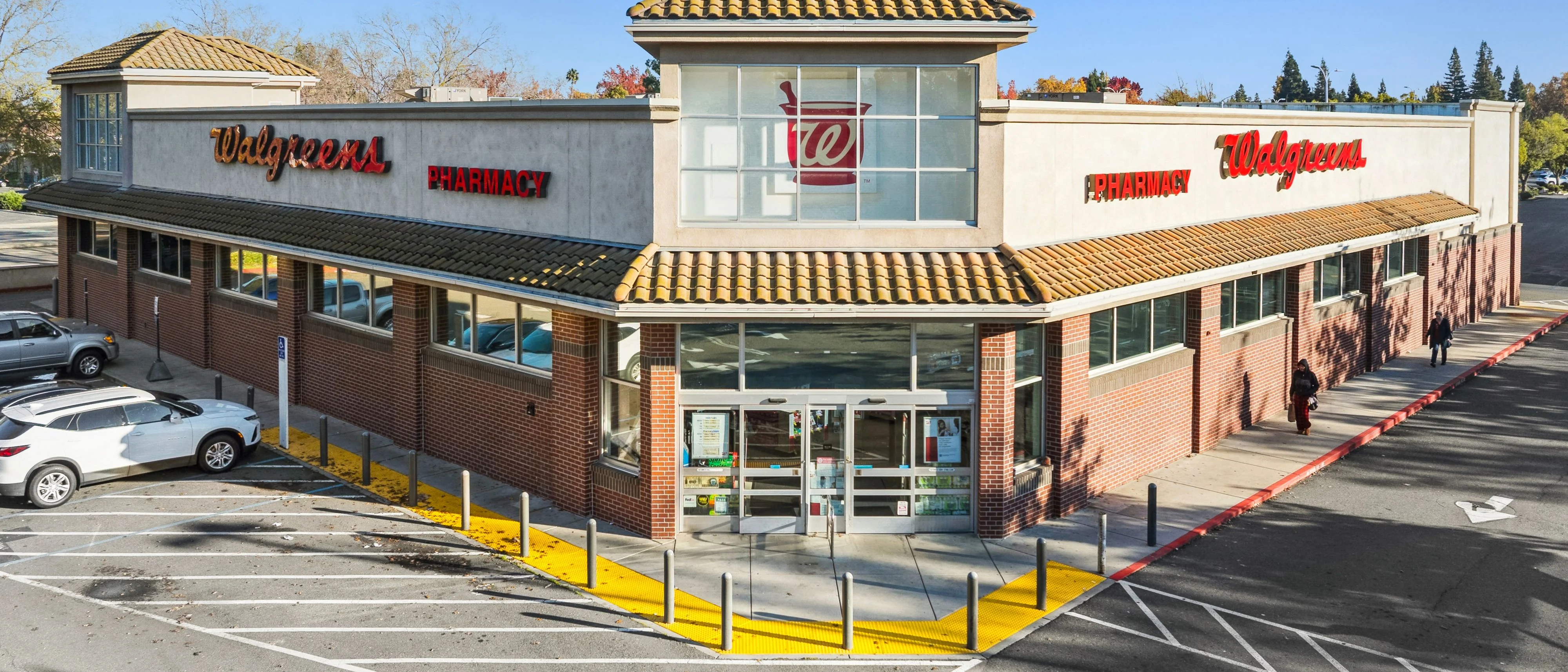 Walgreens - Sacramento, CA — Sale in Sacramento, CA, photo 3 of 8
