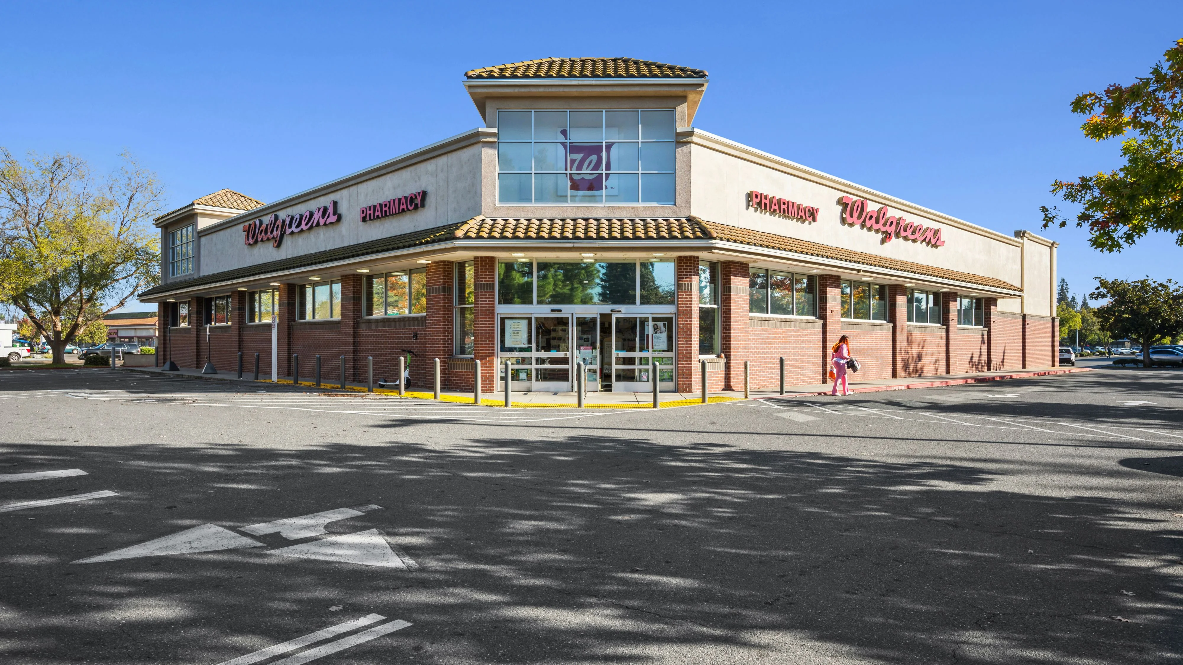 Walgreens - Sacramento, CA — Sale in Sacramento, CA, photo 6 of 8