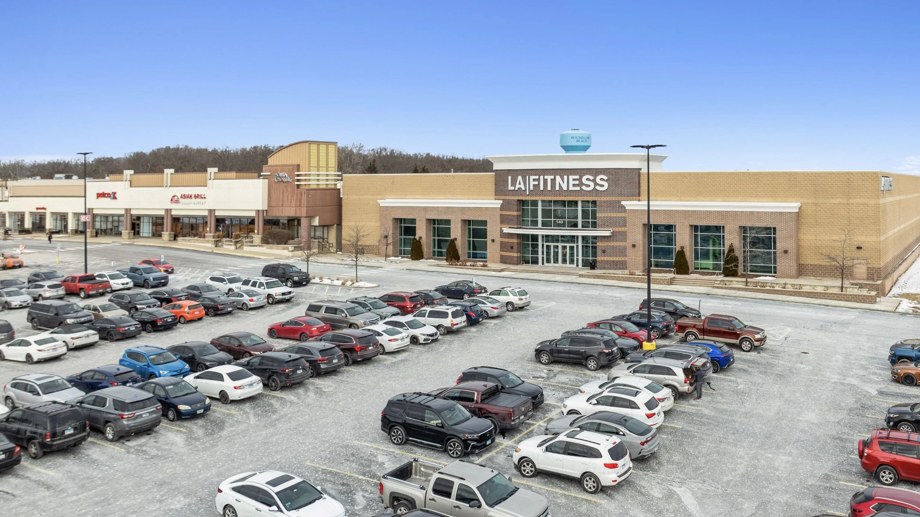 LA Fitness - Round Lake Beach, IL — Sale in Round Lake Beach, IL, photo 1 of 8