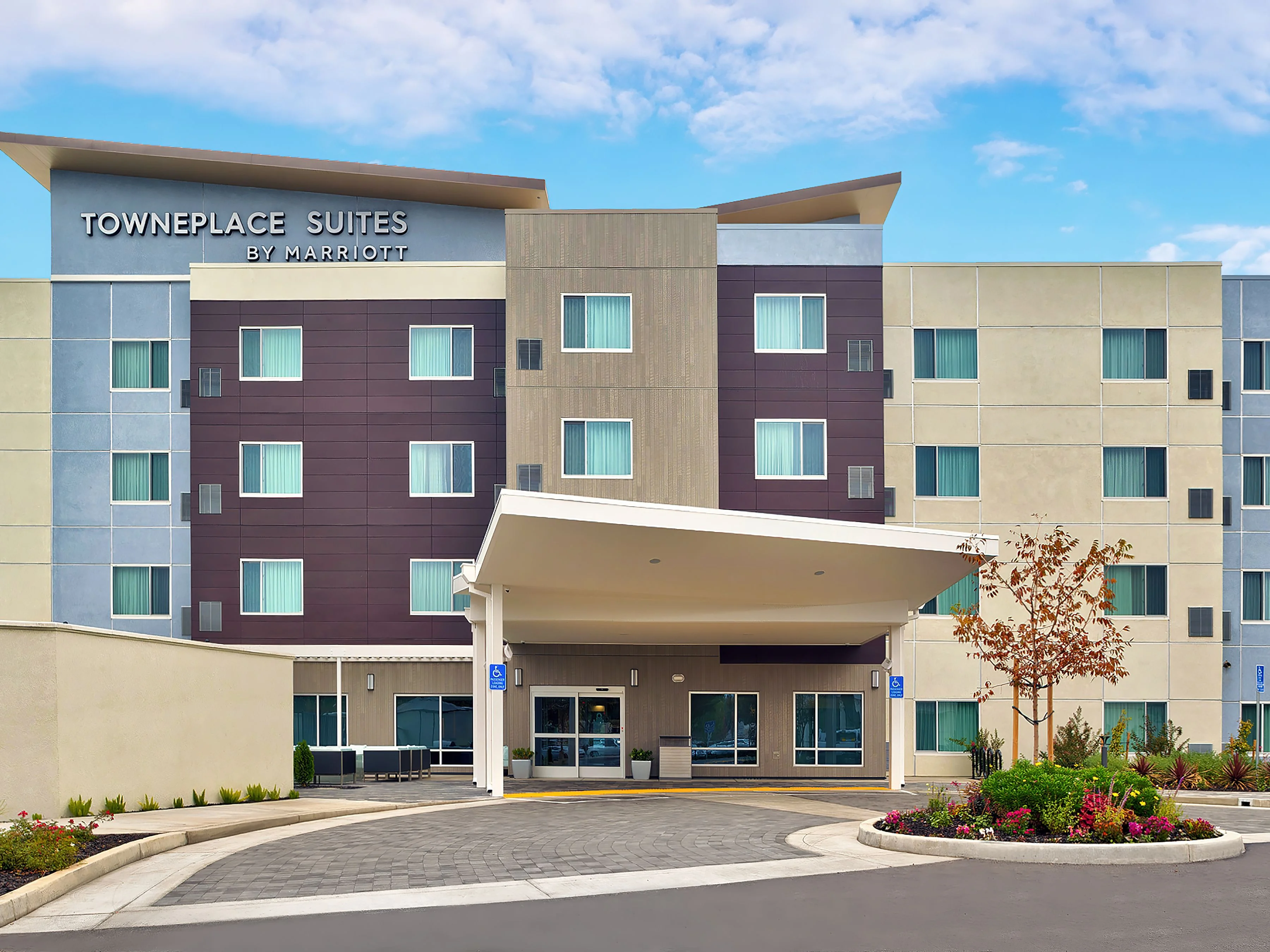 TownePlace Suites Sacramento Elk Grove - Hotels — Sale in Elk Grove, CA, photo 2 of 6
