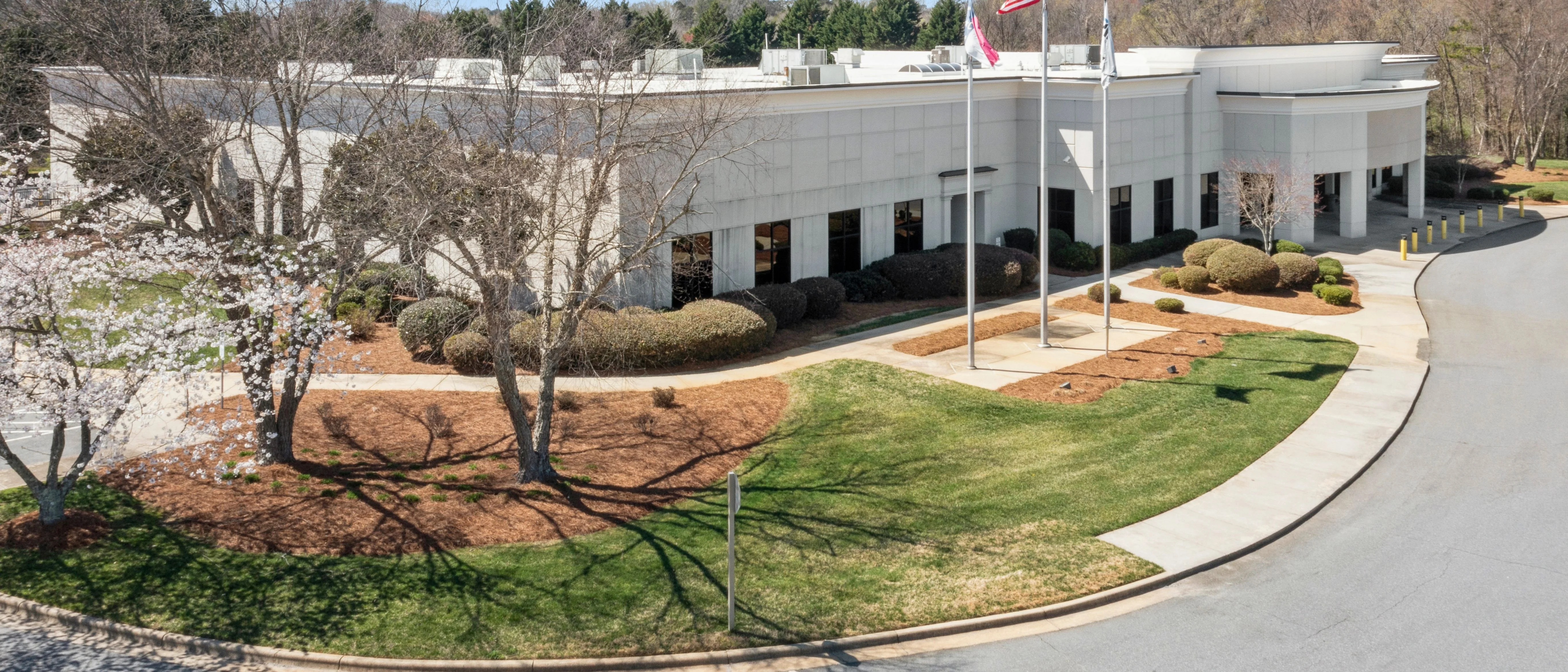 Pinnacle Bank - High Point, NC (University Pkwy) — Sale in High Point, NC, photo 4 of 8