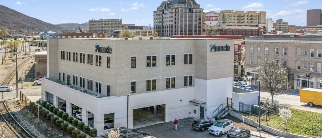 Pinnacle Bank - Roanoke, VA (Campbell Ave SE) — Sale in Roanoke, VA, photo 4 of 8