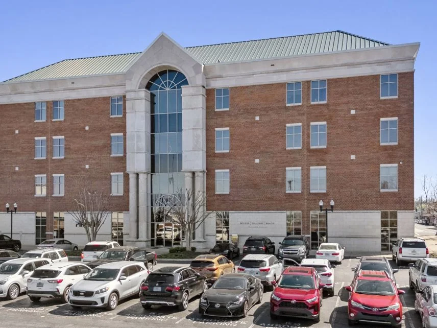 Pinnacle Bank - Murfreesboro, TN (College St.) — Sale in Murfreesboro, TN, photo 2 of 8