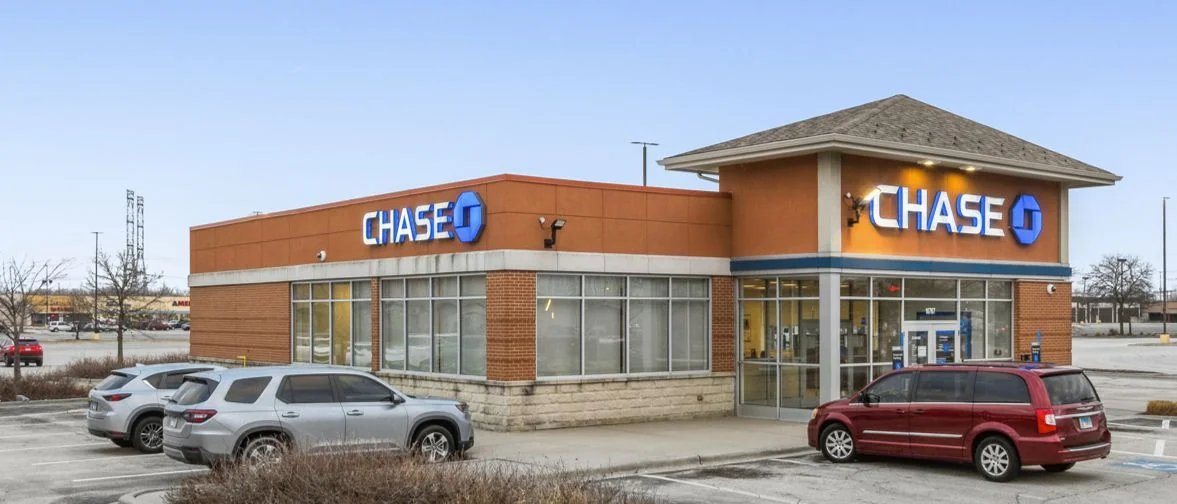 Chase Bank - Lansing, IL — Sale in Lansing, IL, photo 3 of 8