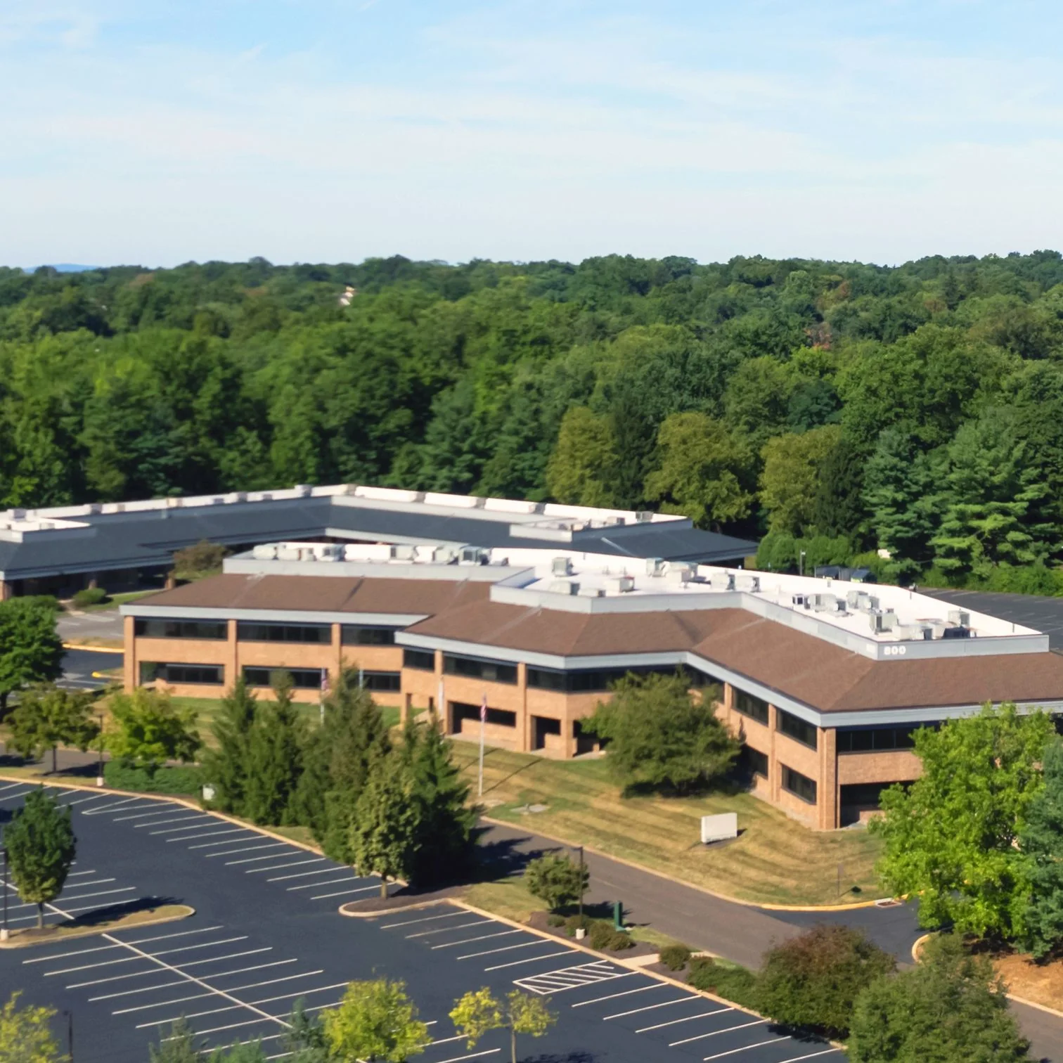 700 & 800 Business Center Drive — Sale in Horsham, PA, photo 1 of 8