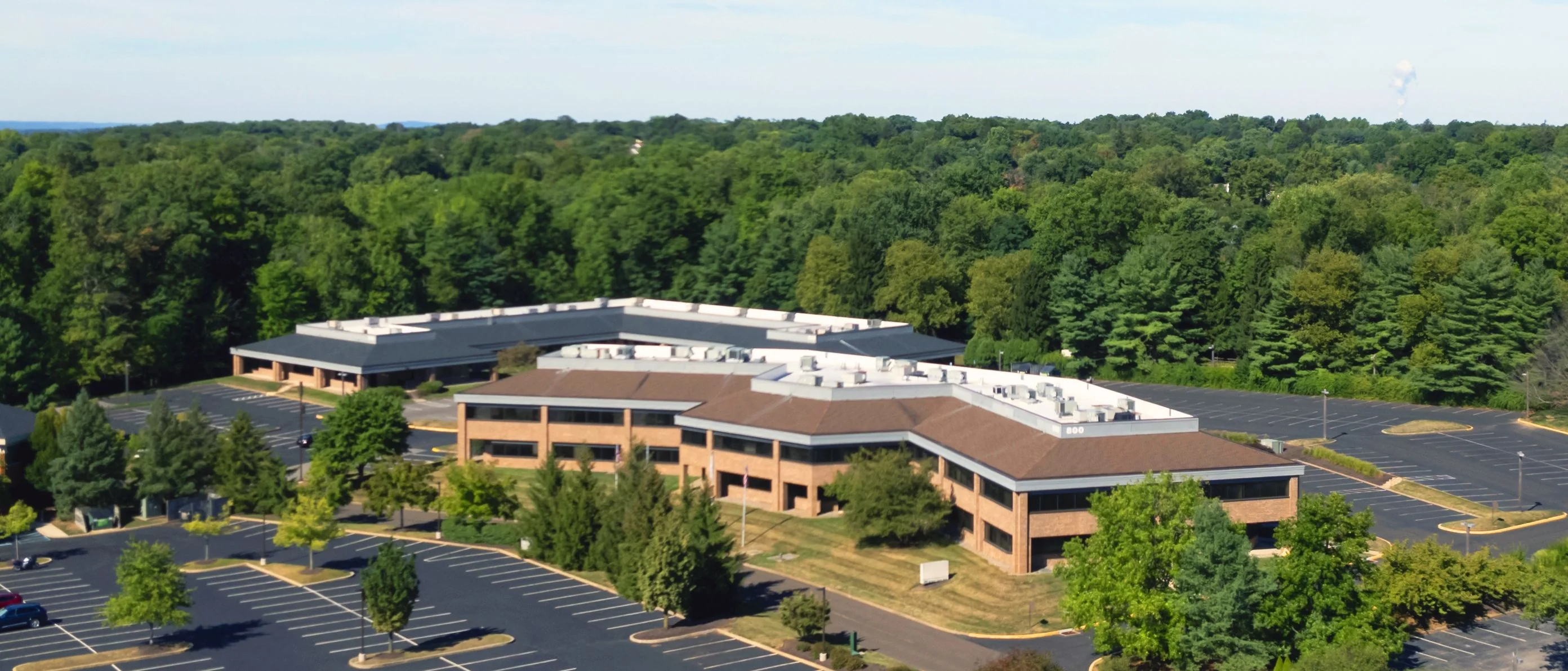 700 & 800 Business Center Drive — Sale in Horsham, PA, photo 2 of 8