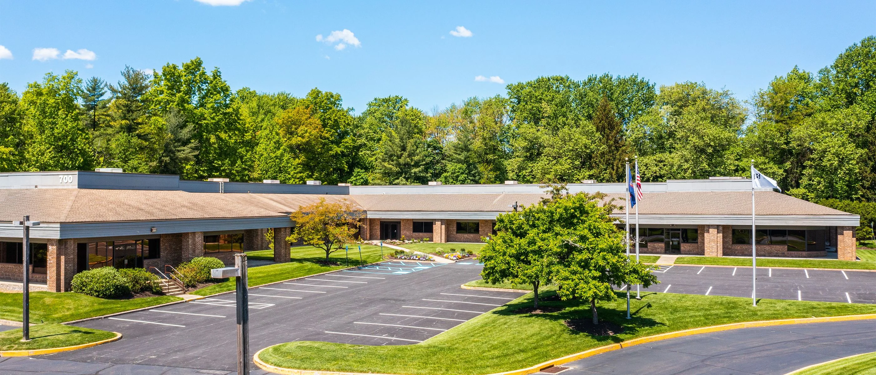 700 & 800 Business Center Drive — Sale in Horsham, PA, photo 3 of 8