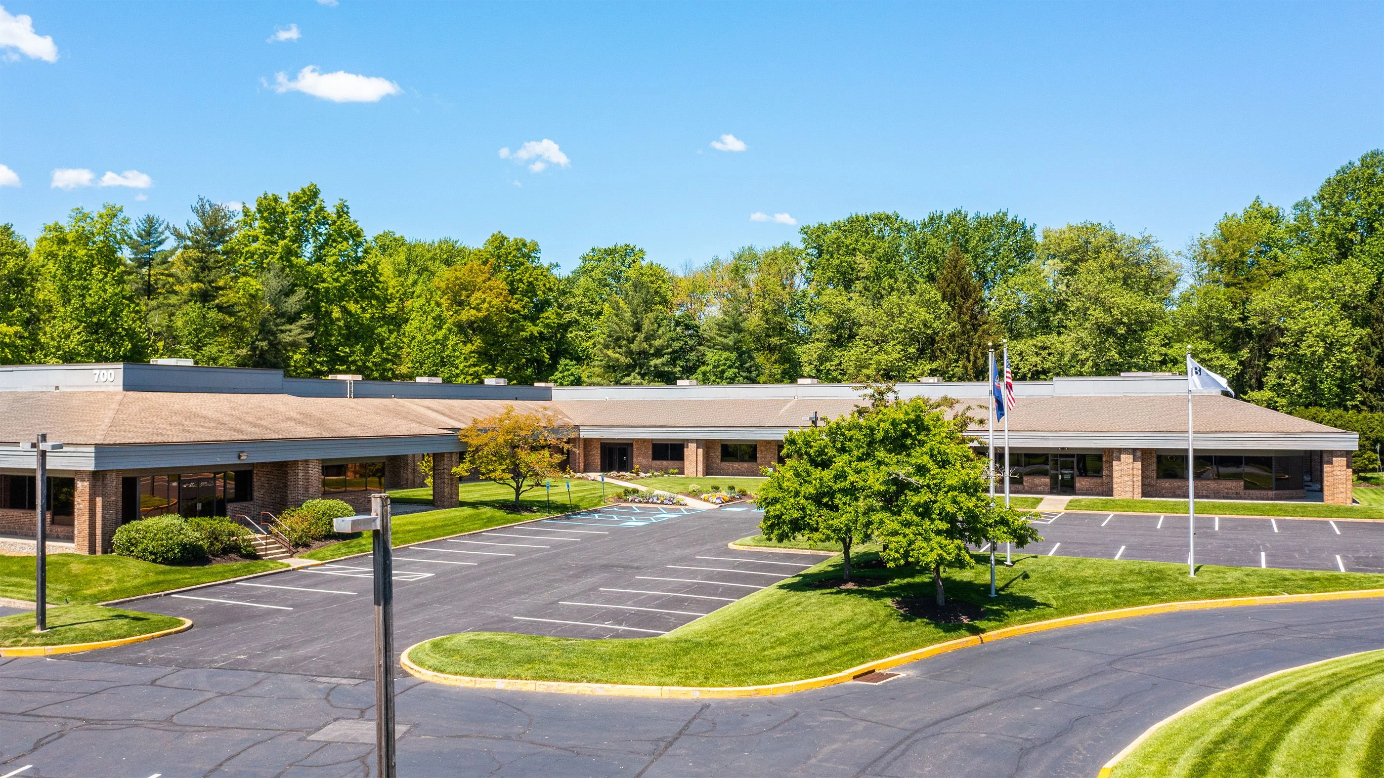 700 & 800 Business Center Drive — Sale in Horsham, PA, photo 7 of 8