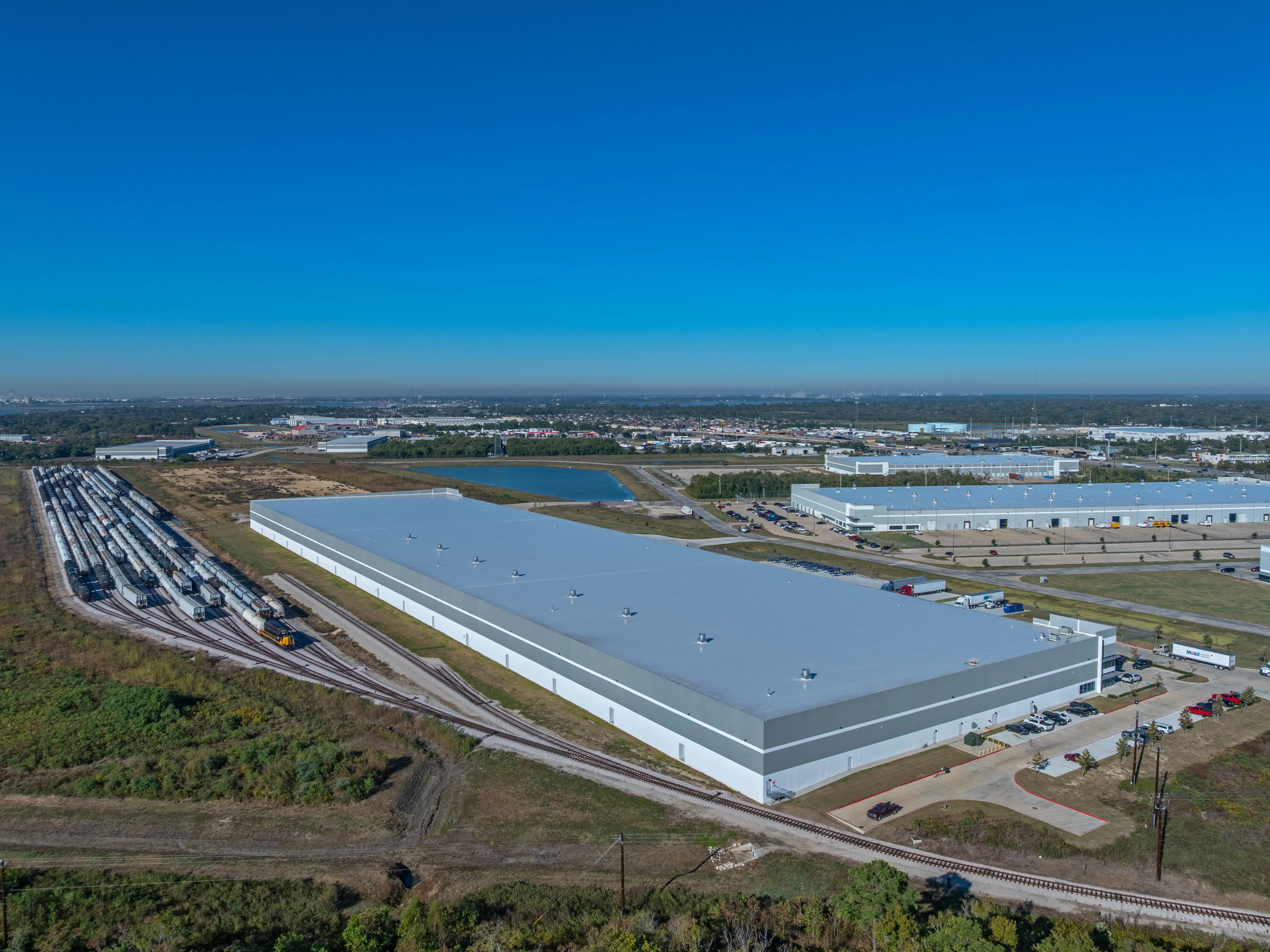 Port 10 Logistics Center Bldg. 3 — Sale in Baytown, TX, photo 2 of 8