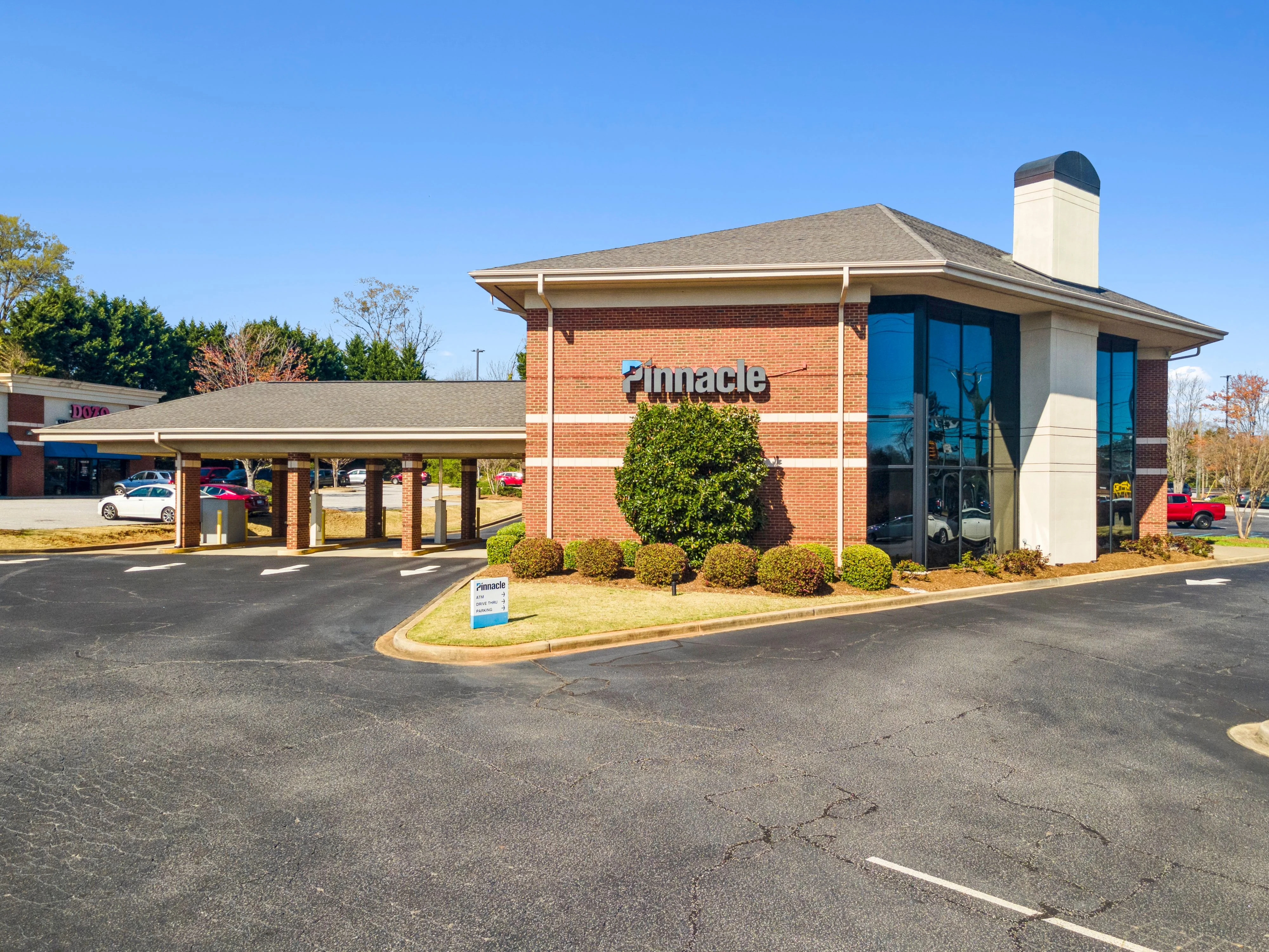 Pinnacle Bank – Easley, SC — Sale in Easley, SC, photo 2 of 8
