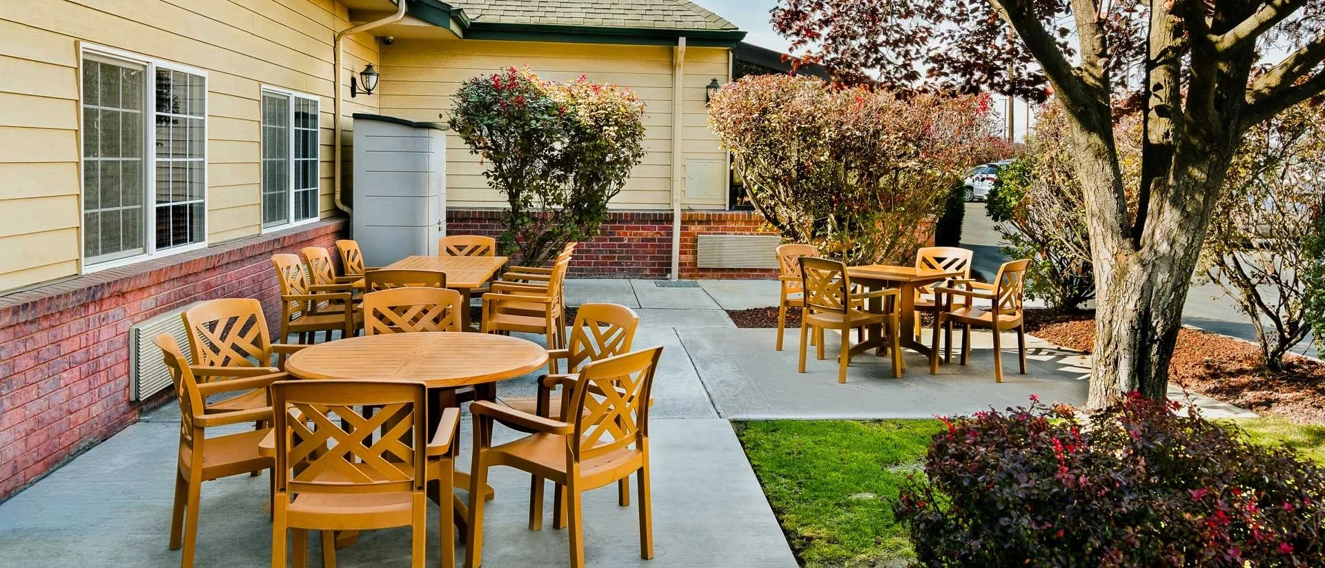 Oxford Suites Hermiston — Sale in Hermiston, OR, photo 5 of 8