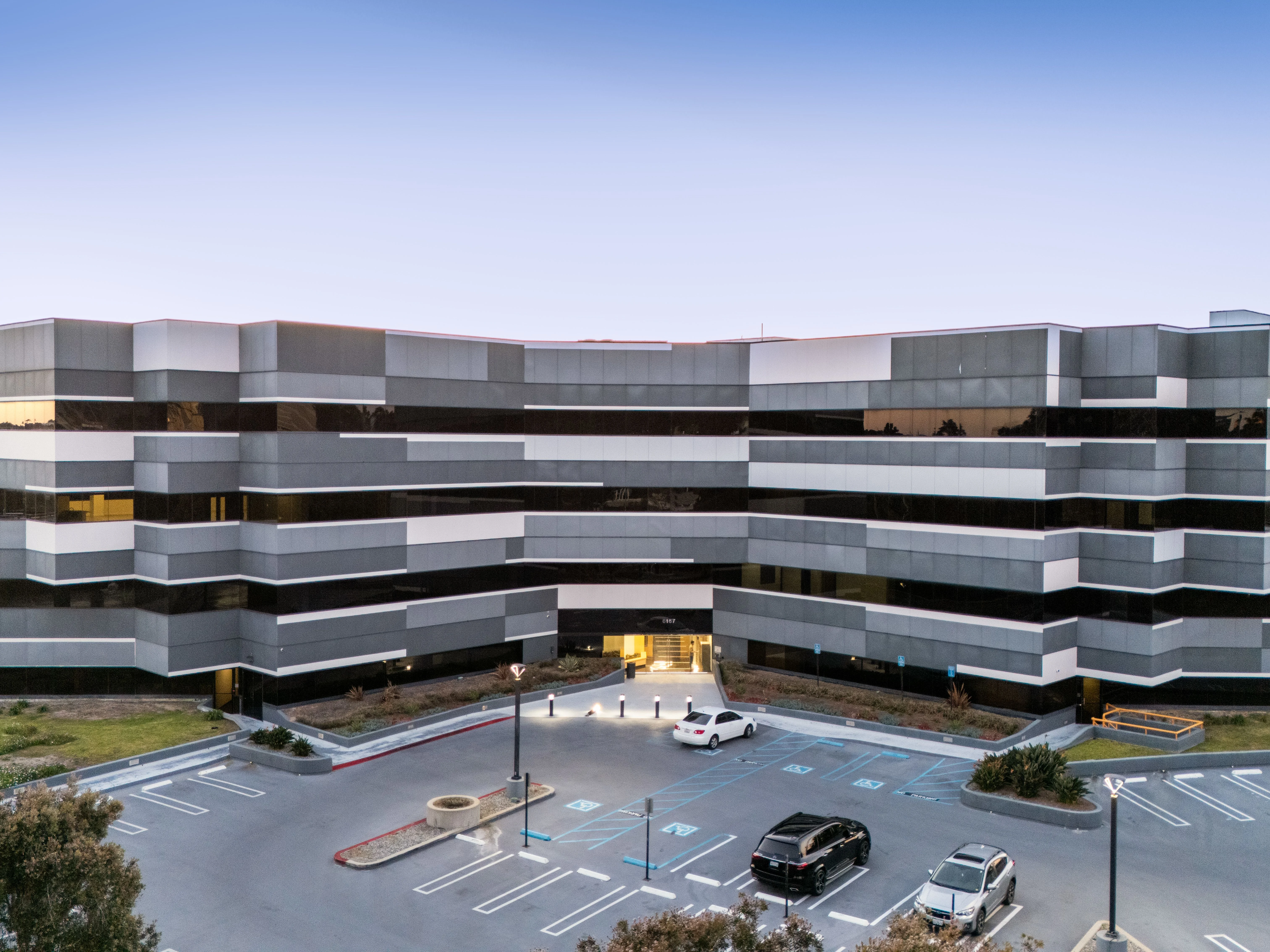 Bristol Plaza — Sale in Culver City, CA, photo 2 of 8
