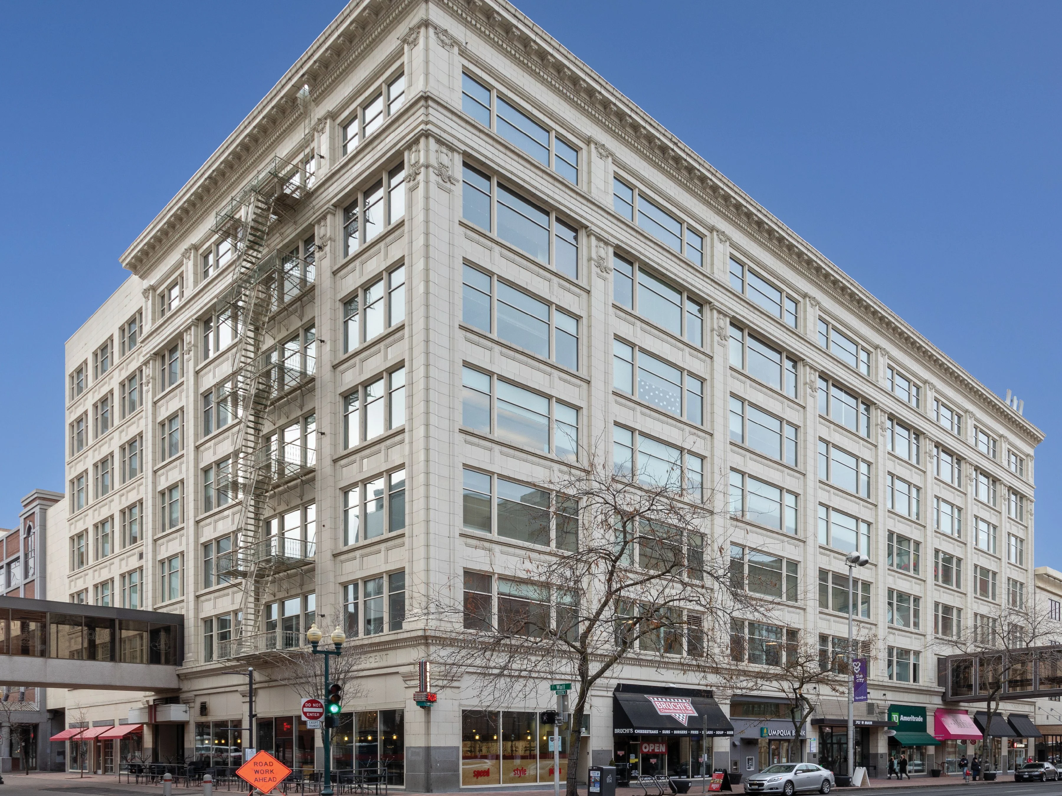 The Crescent Building — Sale in Spokane, WA, photo 2 of 8