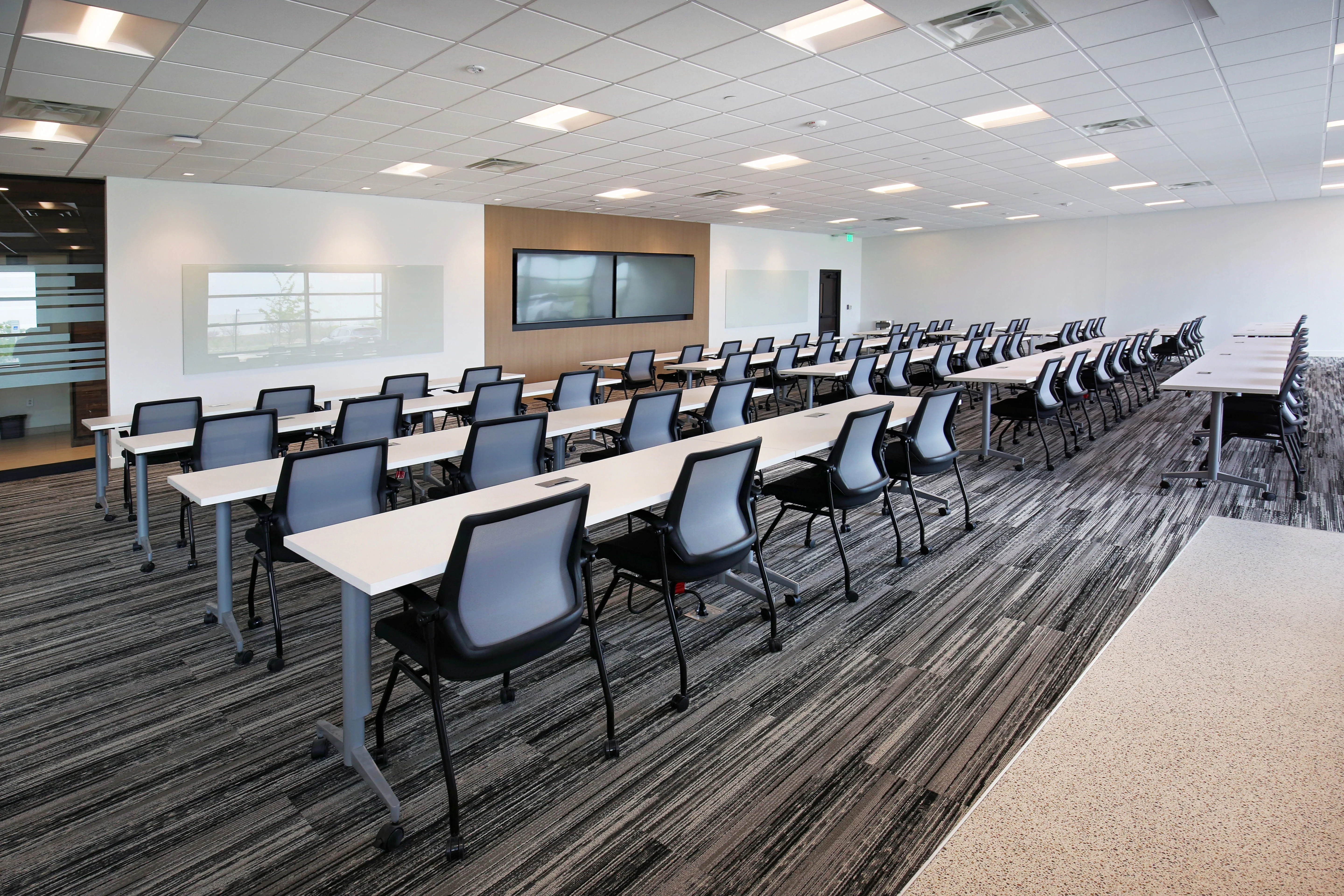 Crown Centre I — Lease in Lewisville, TX, photo 7 of 8