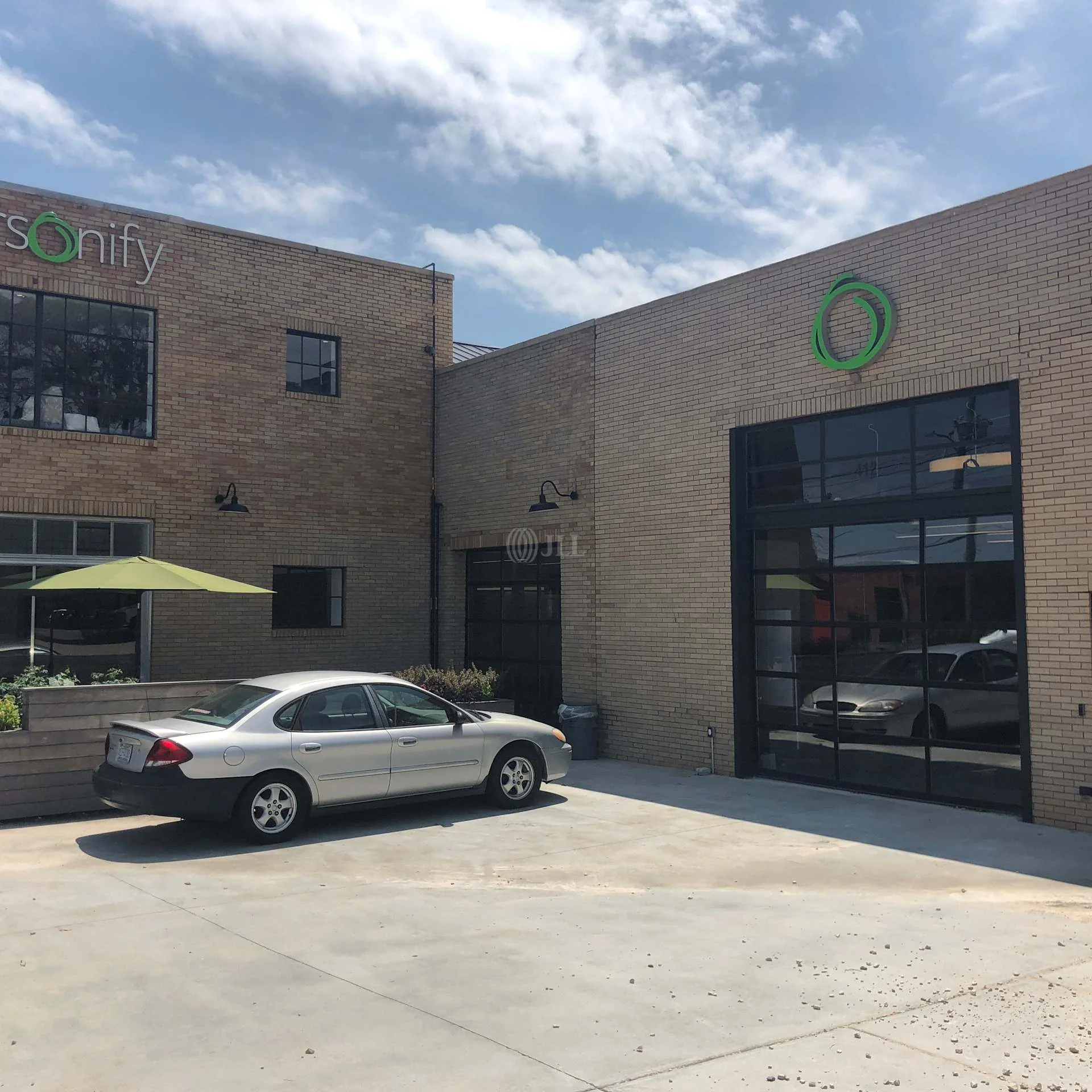 Dr. Pepper Warehouse — Lease in Raleigh, NC, photo 2 of 4