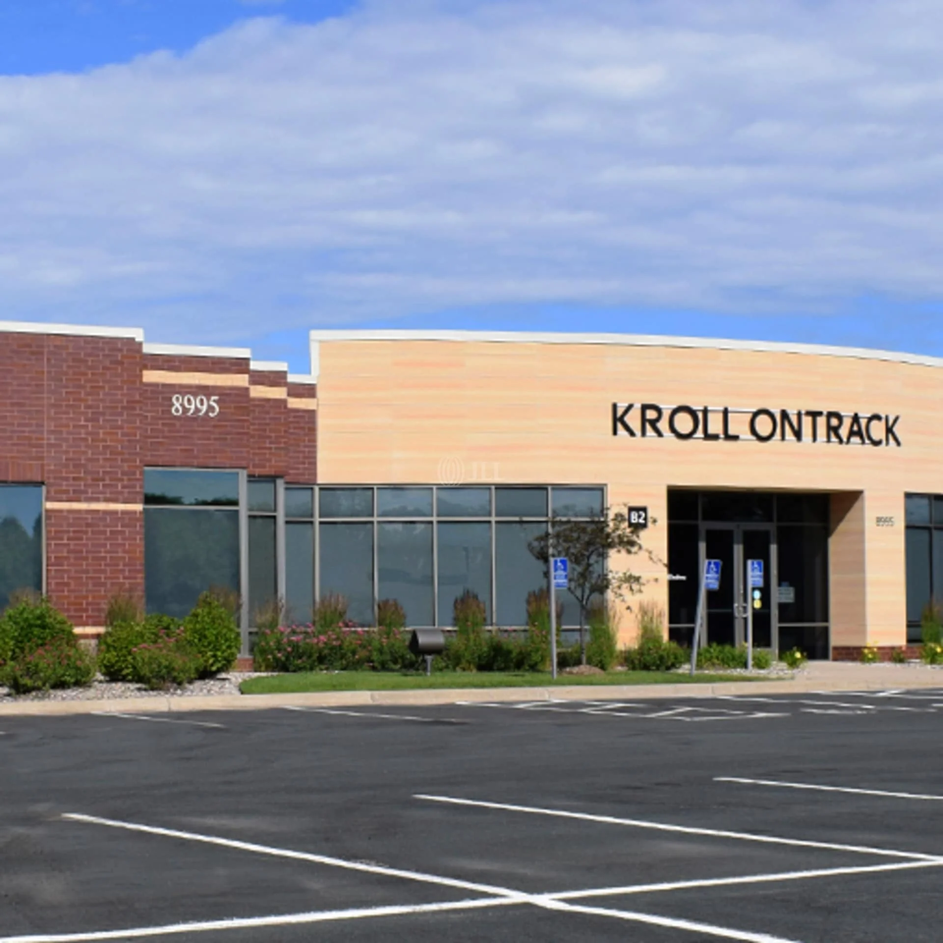 Flying Cloud Corporate Campus Bldg B1 — Lease in Eden Prairie, MN, photo 2 of 4