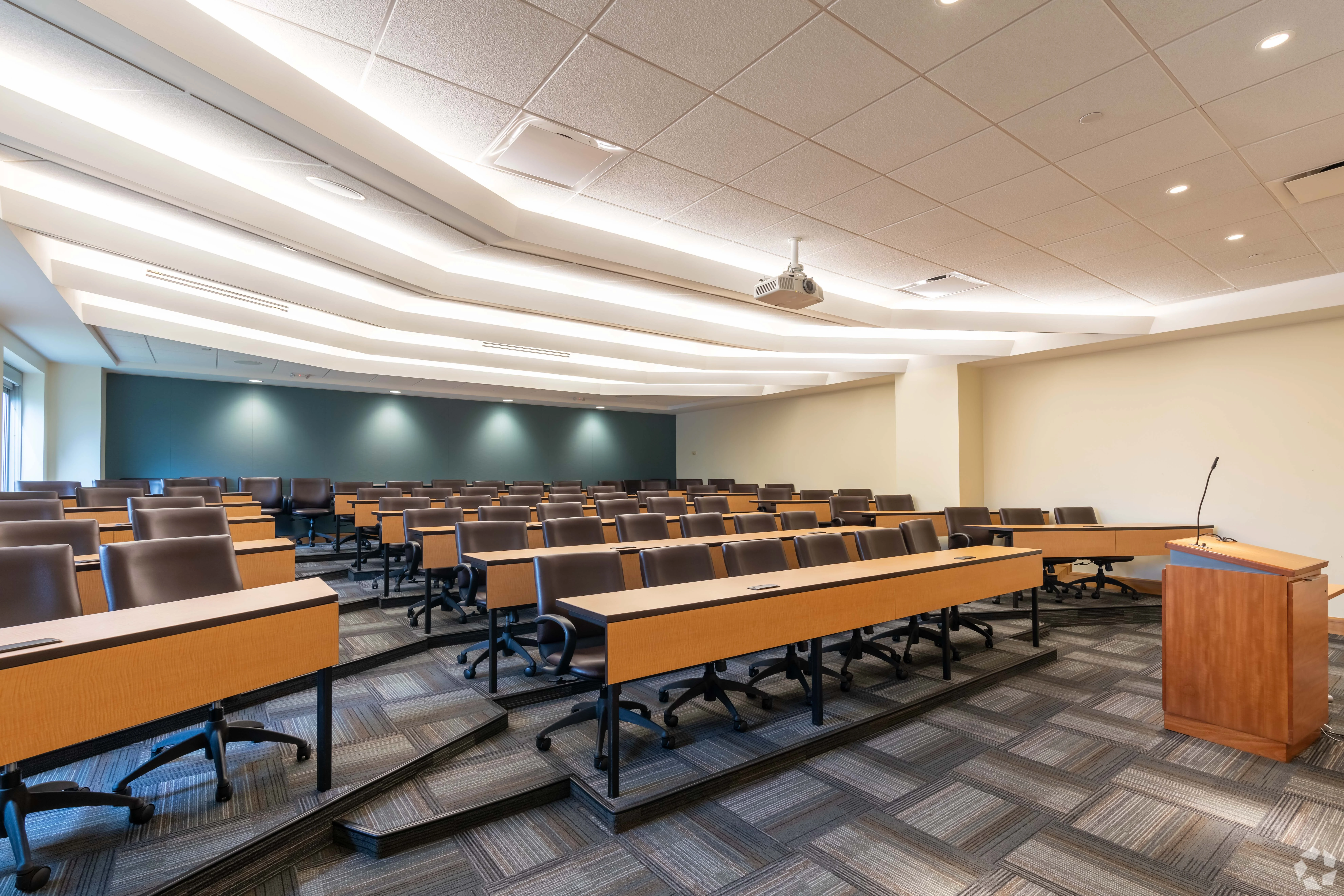 Corporate 520 — Lease in Deerfield, IL, photo 7 of 8