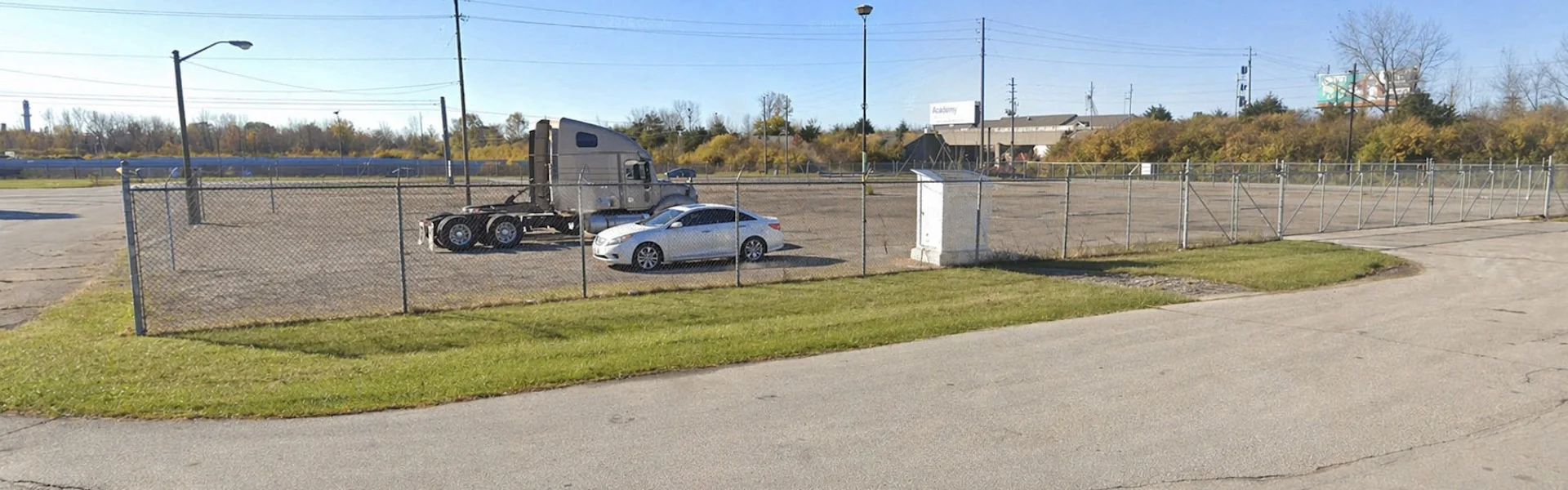 Trailer Parking — Lease in Indianapolis, IN, photo 5 of 7